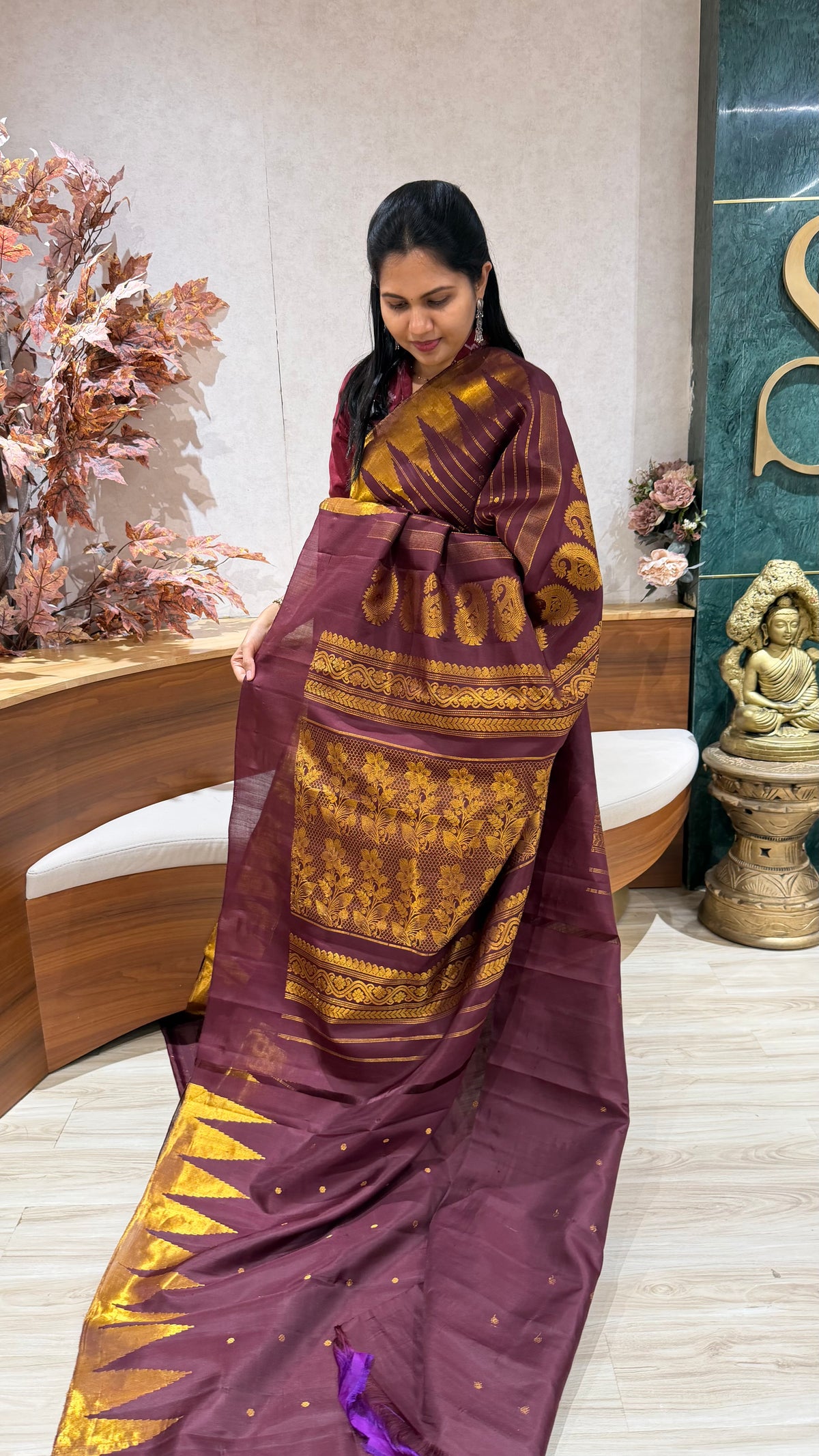 Handloom gadwal tissue temple