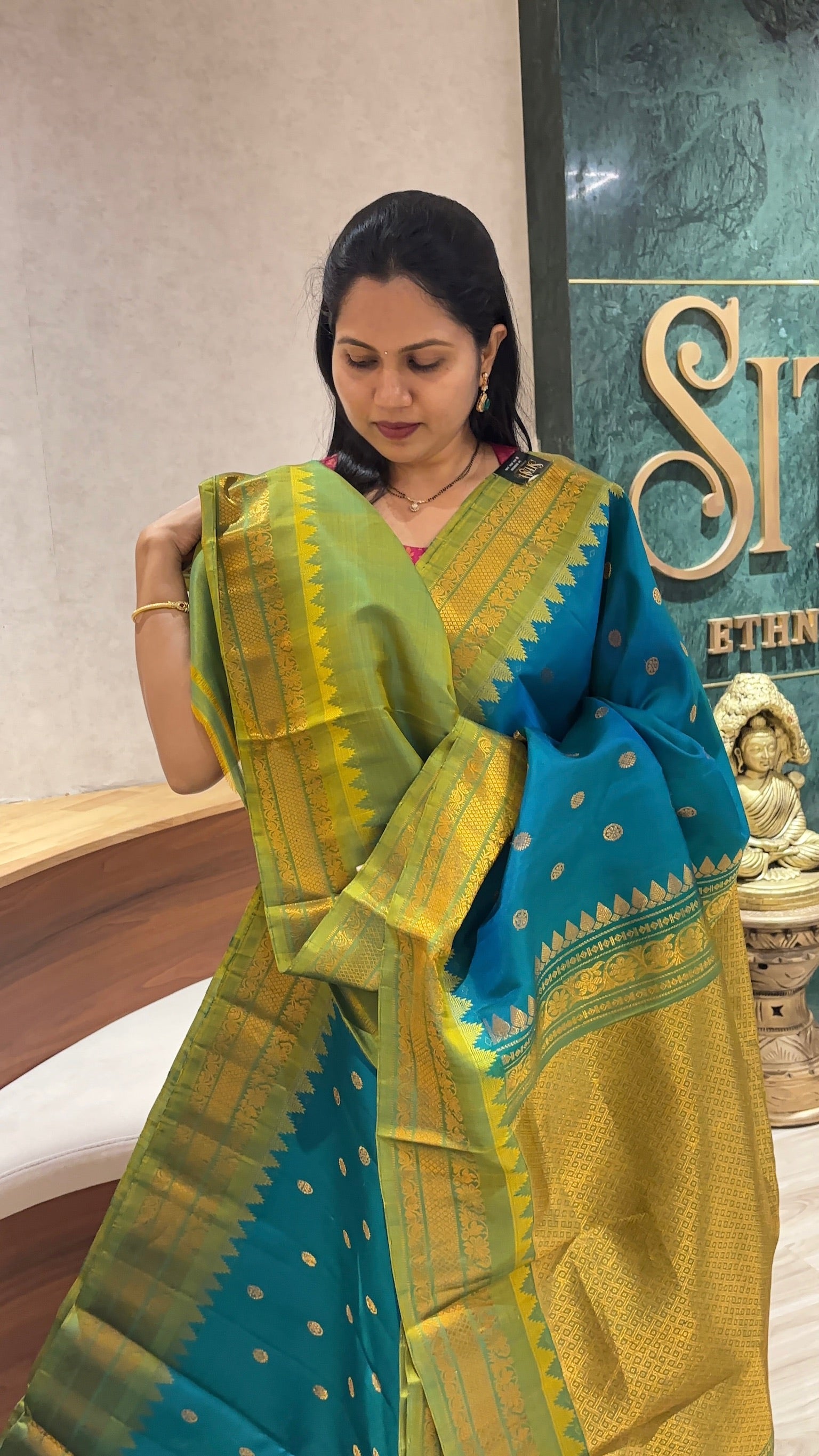 Handloom gadwal pattu