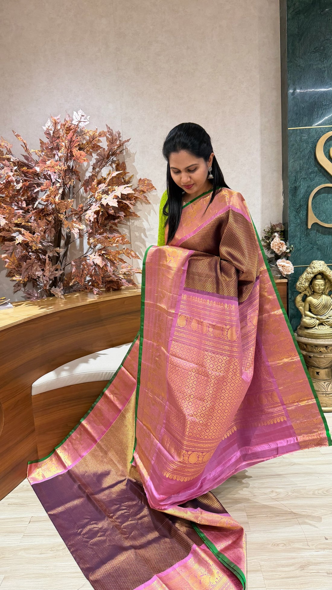 Handloom broacde gadwal