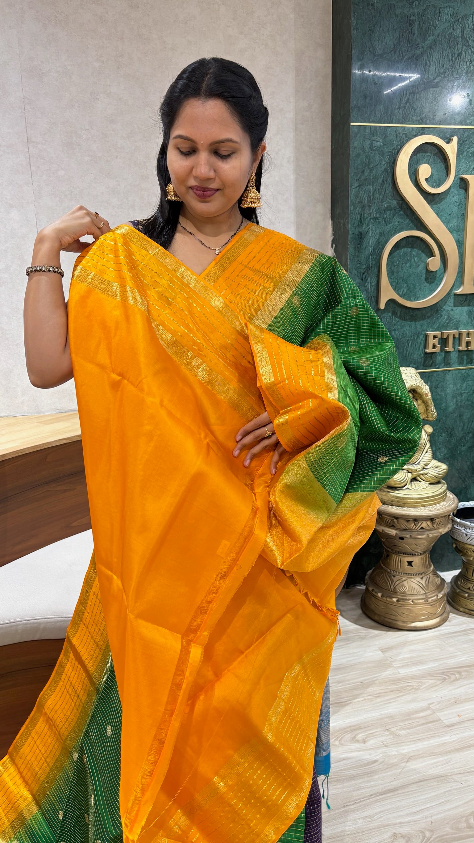 Light weight handloom Kanchi pattu greeen -yellow