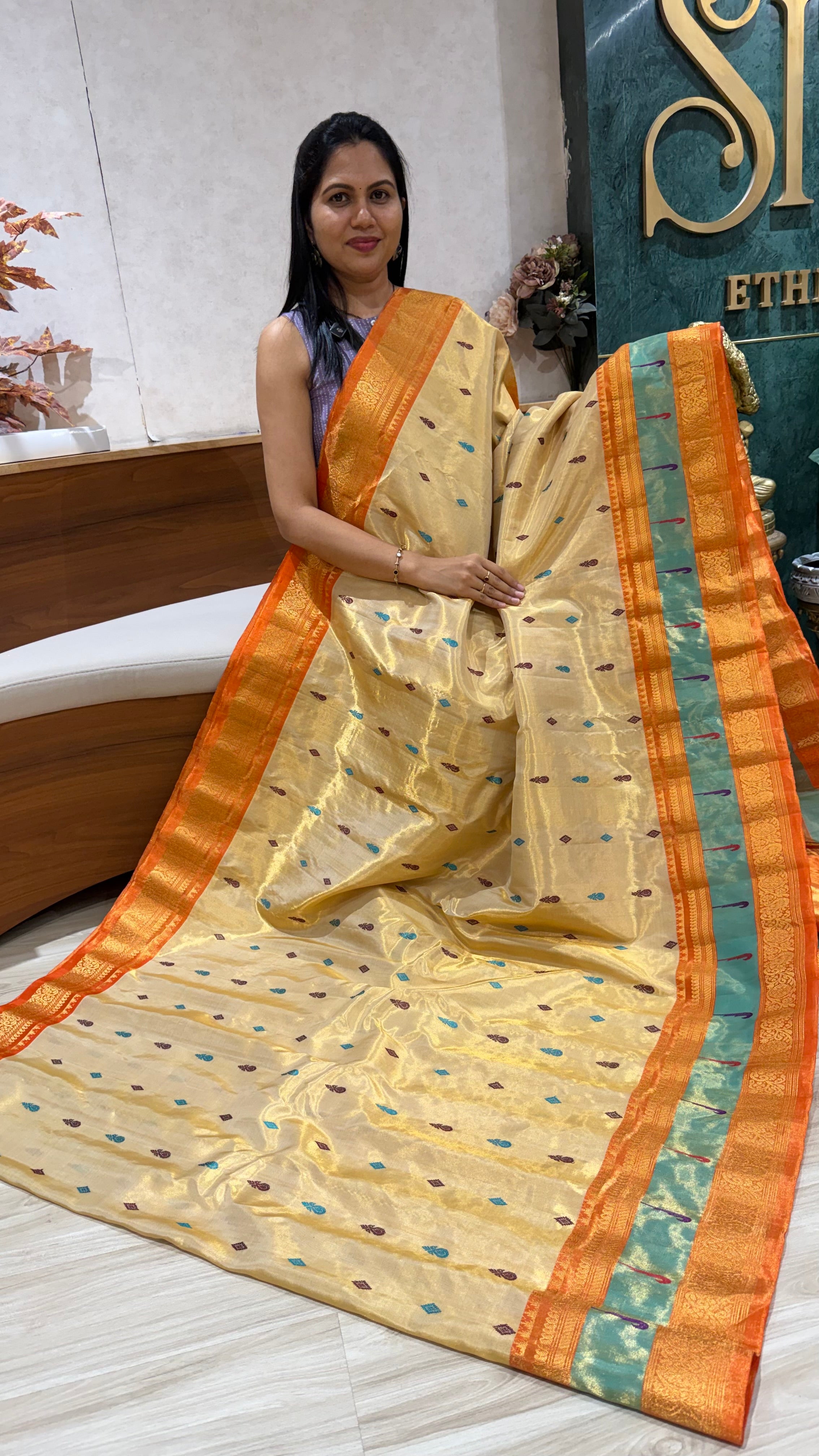 Handloom tissue Gadwal pattu