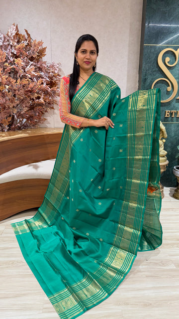 Handloom Kanchi pattu dark leaf green