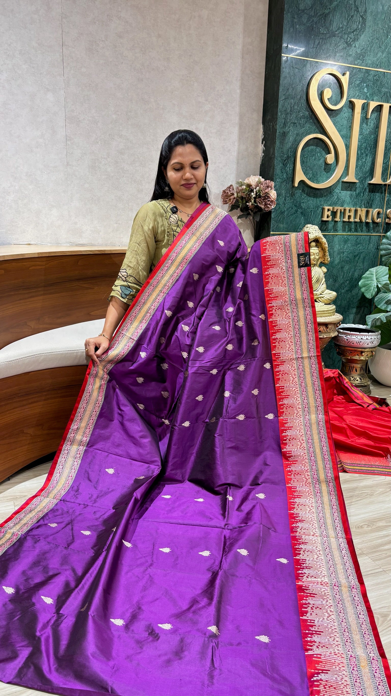 Premium banarasi pattu