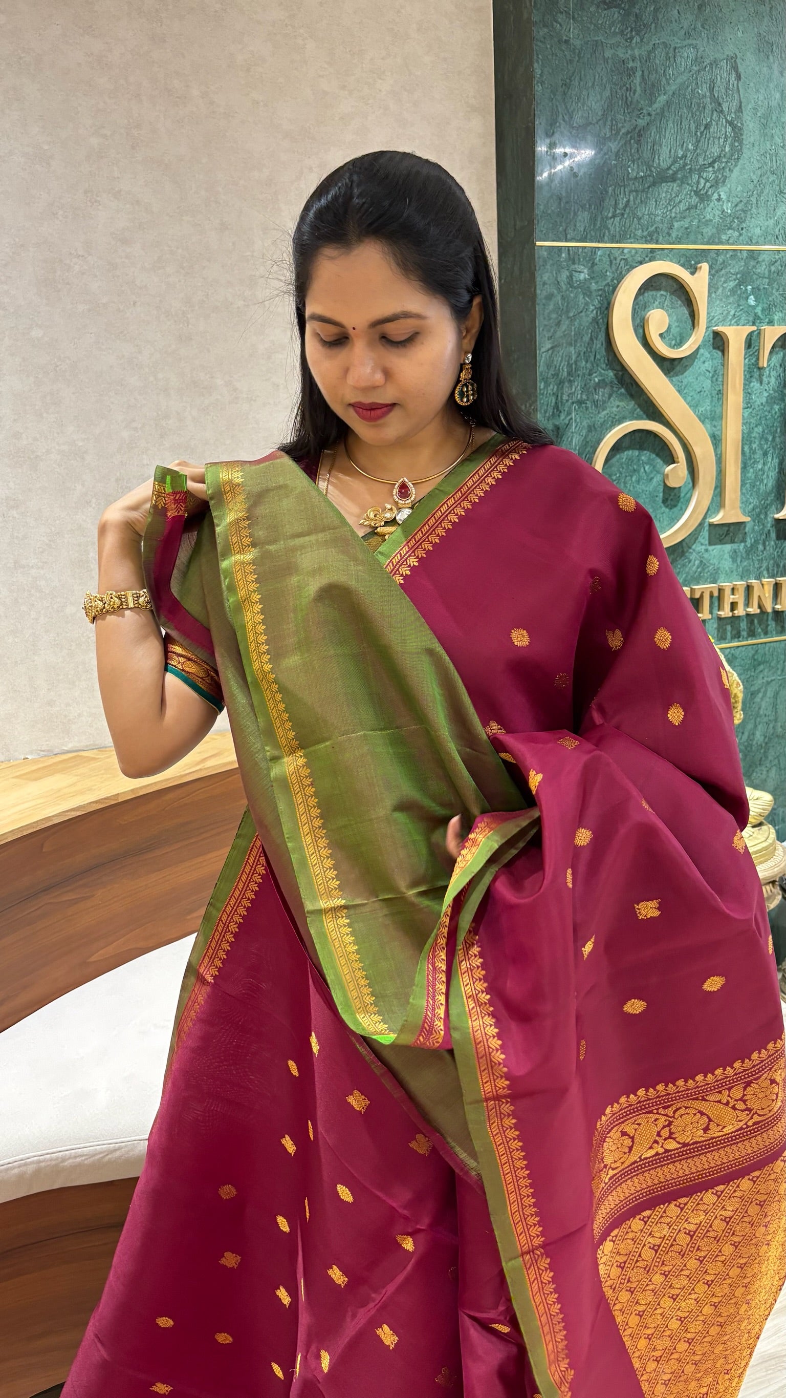 Handloom gadwal pattu