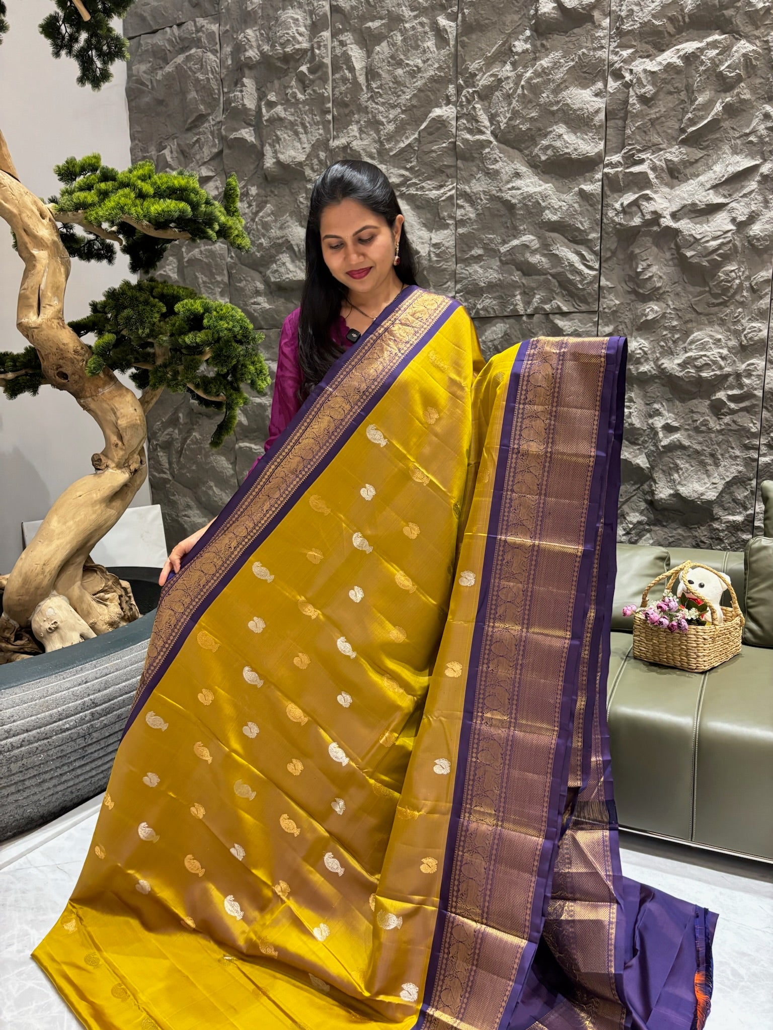 Handloom gadwal pattu menthi green