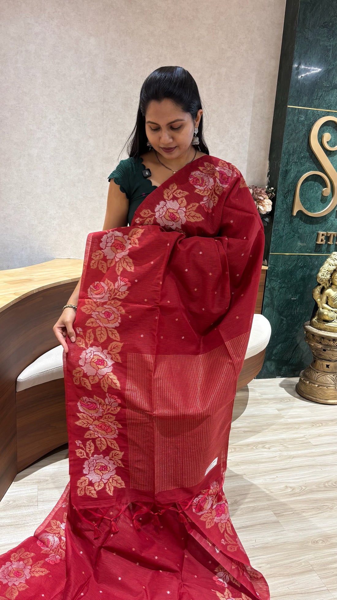 Madhuram linen red