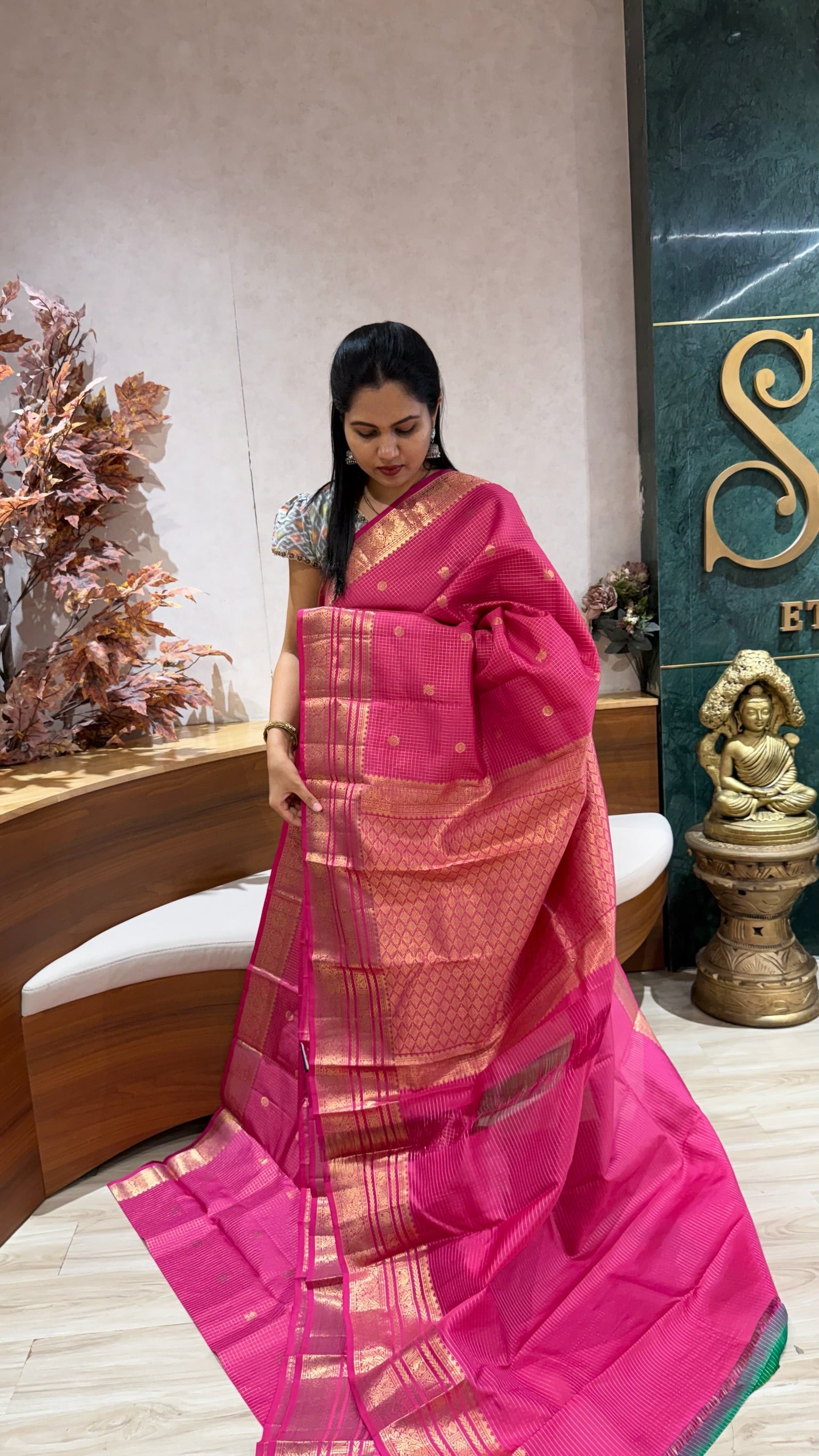 Light weight vintage pattu