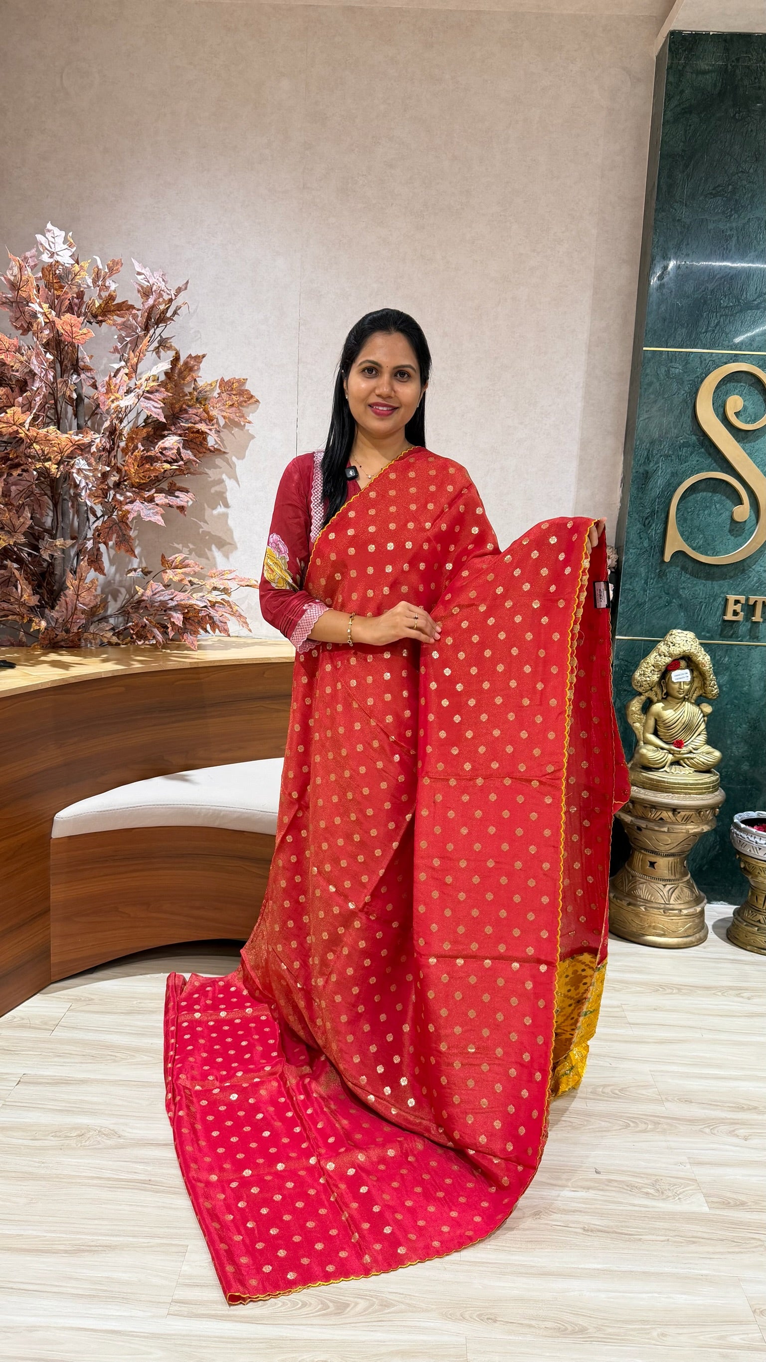 Tissue georgette red