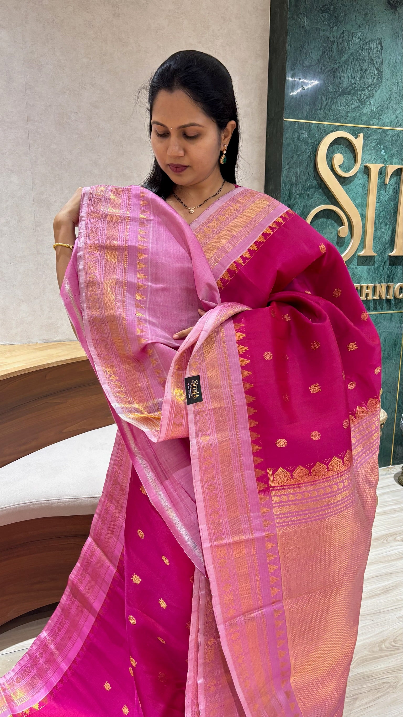 Handloom gadwal pattu