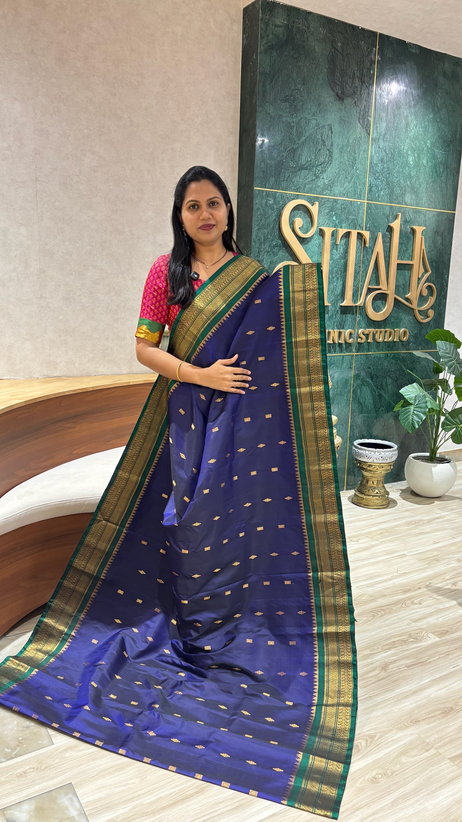 Handloom gadwal pattu