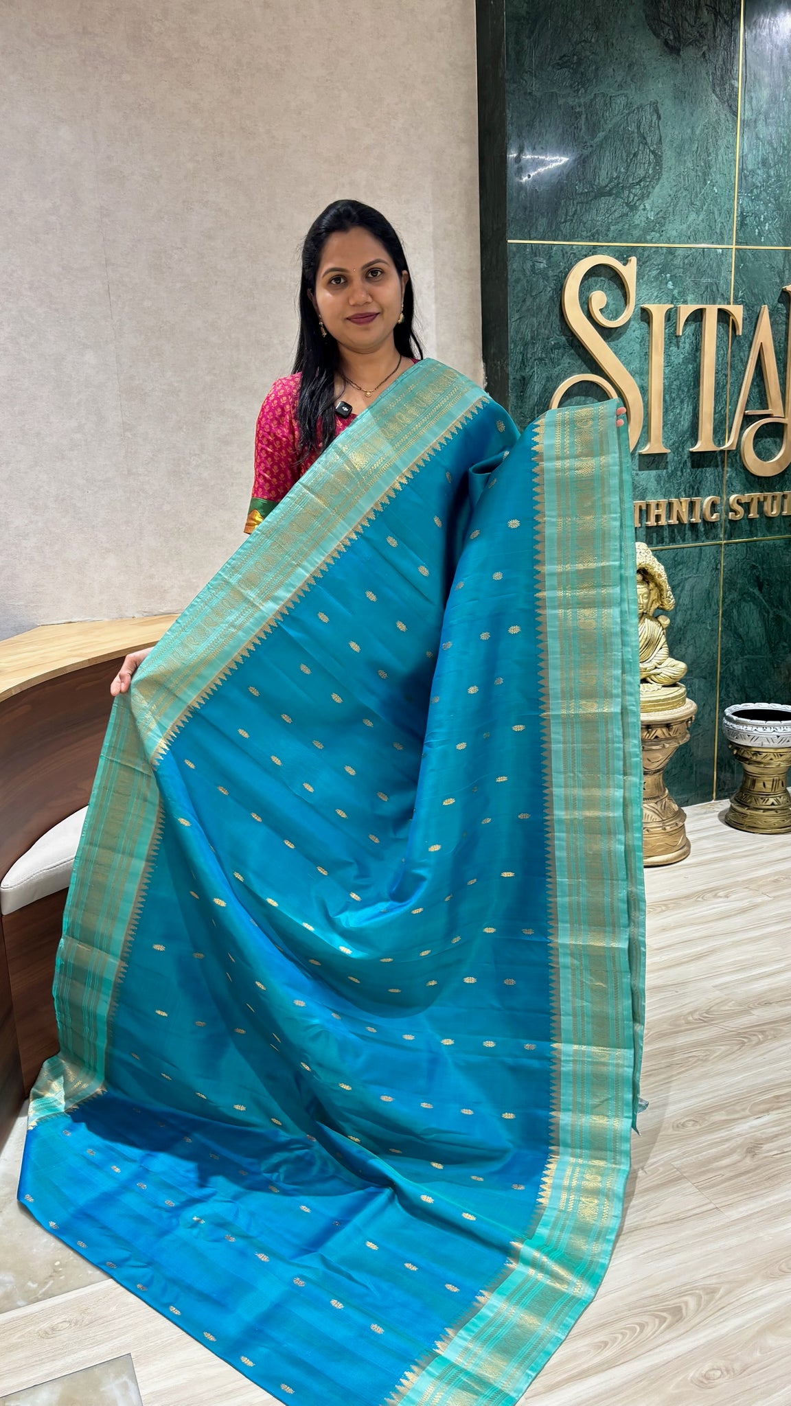 Handloom gadwal pattu