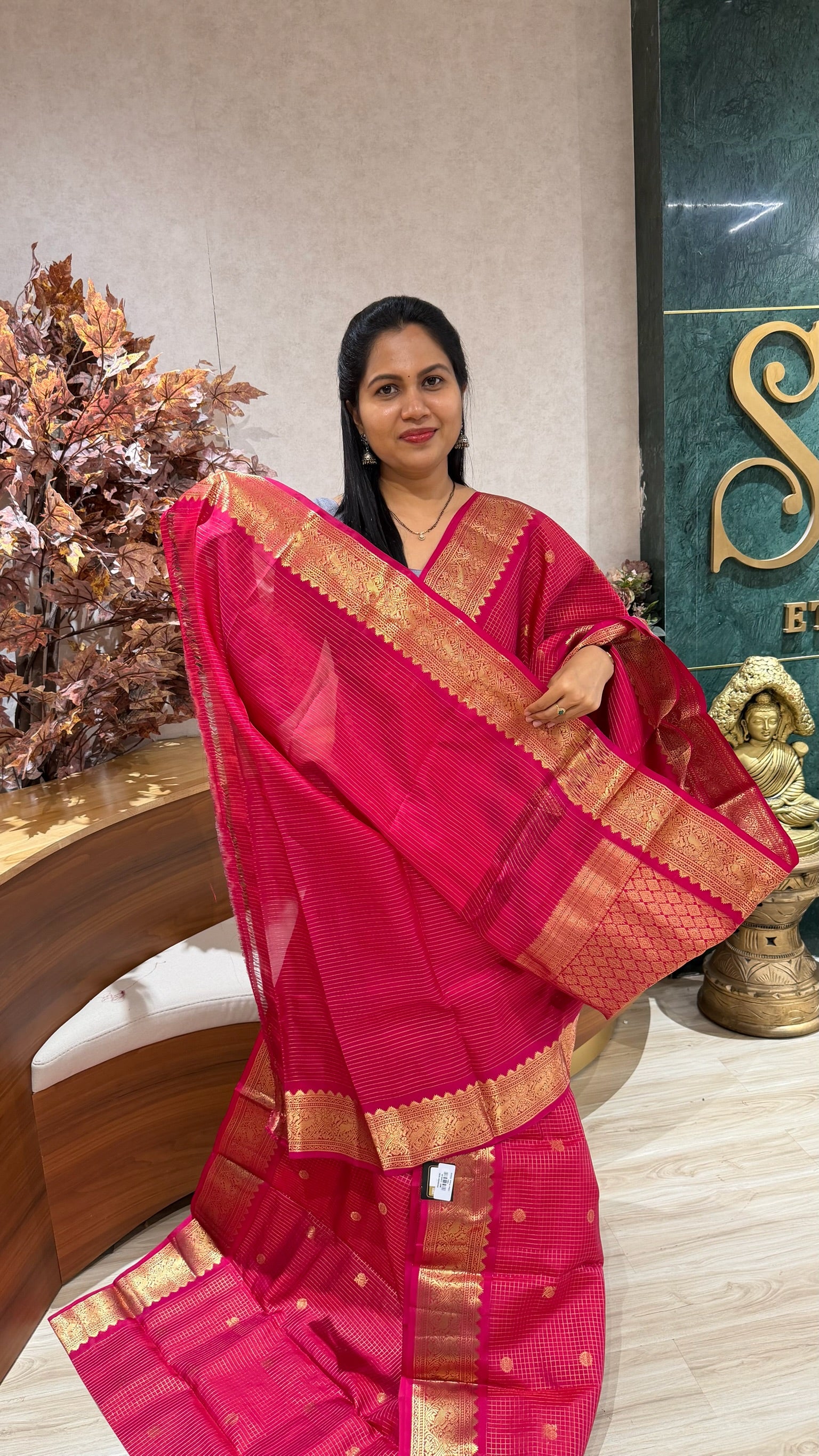 Vintage light weight pattu