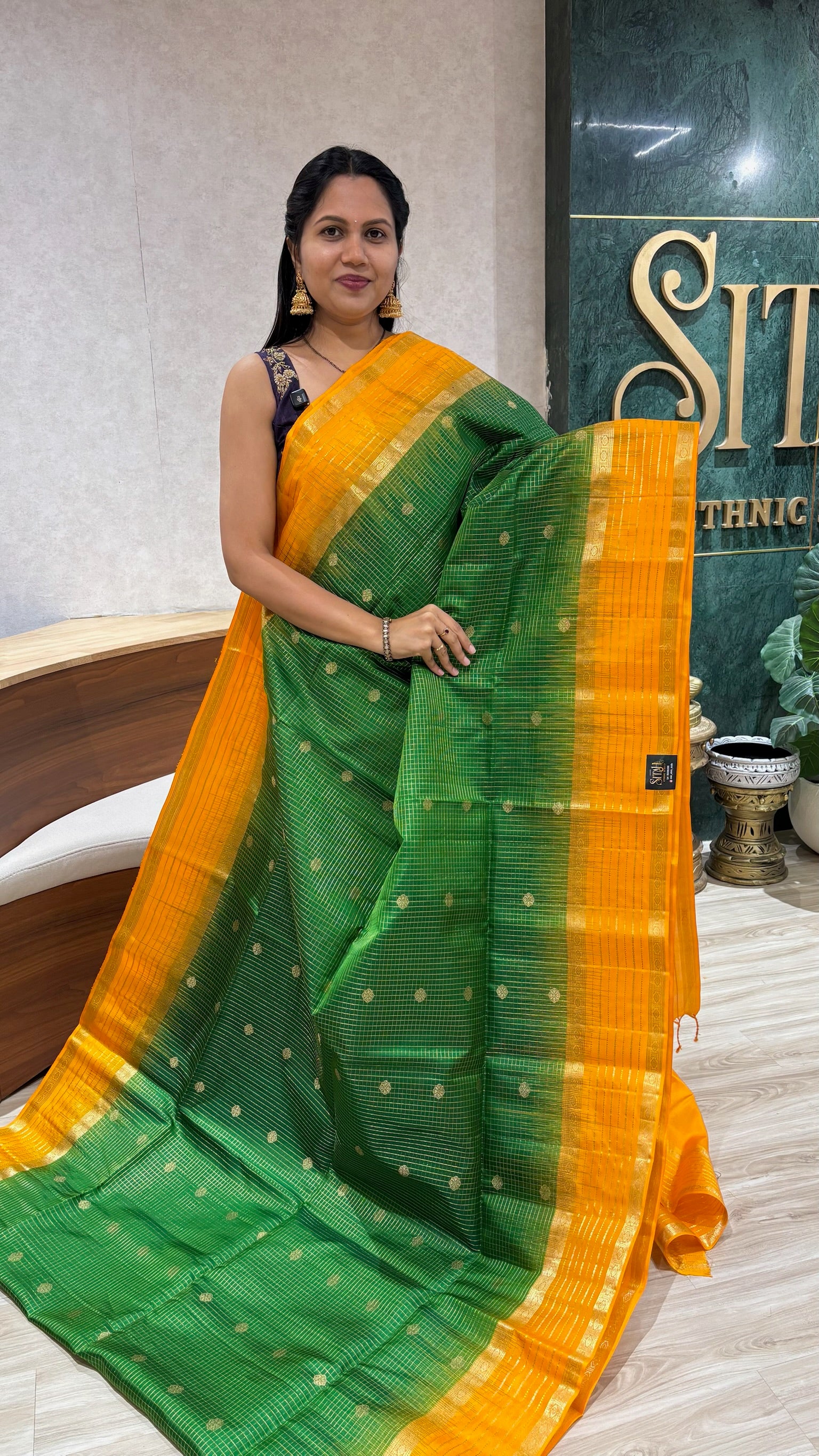 Light weight handloom Kanchi pattu greeen -yellow