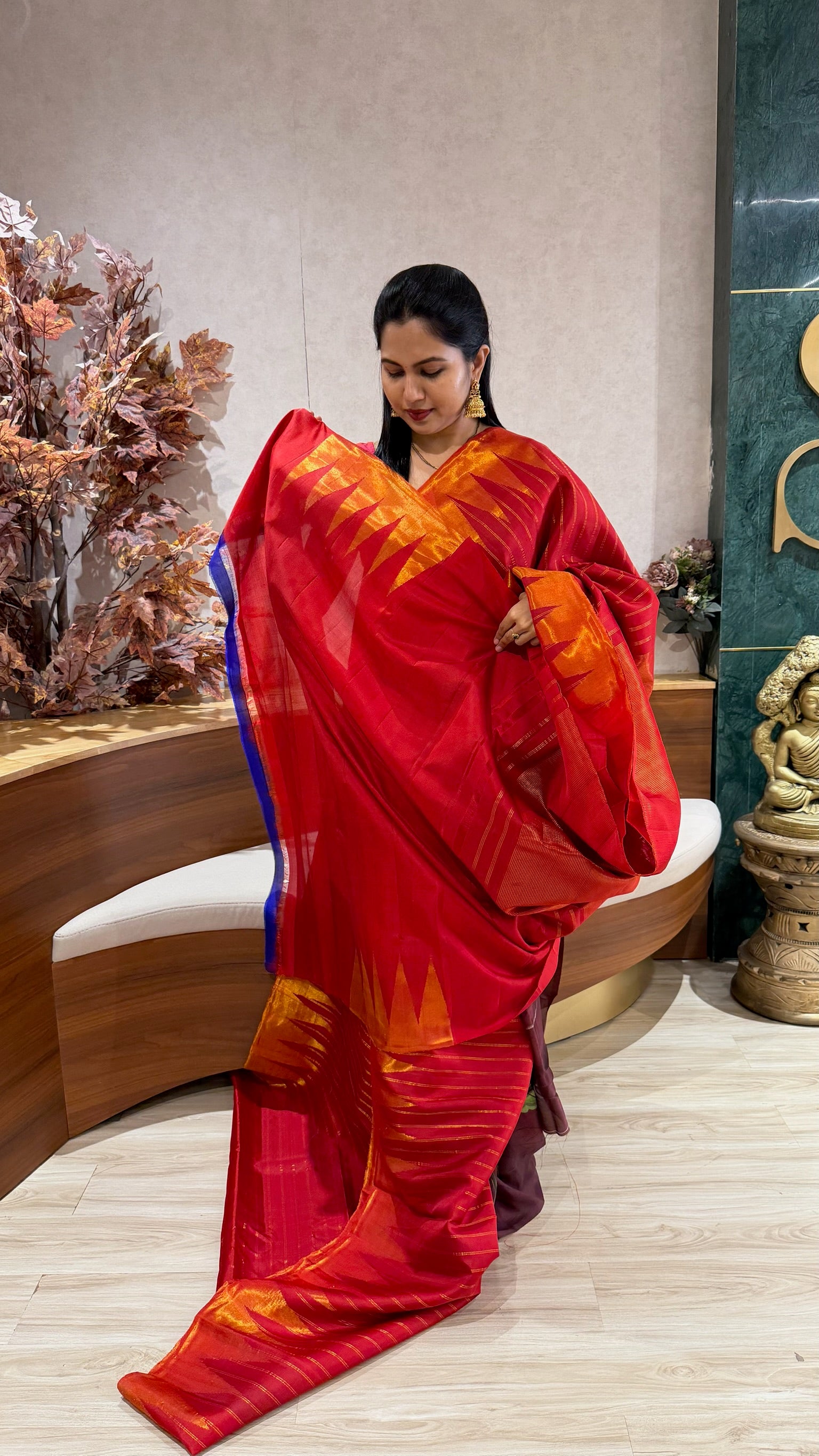 Handloom gadwal tissue border