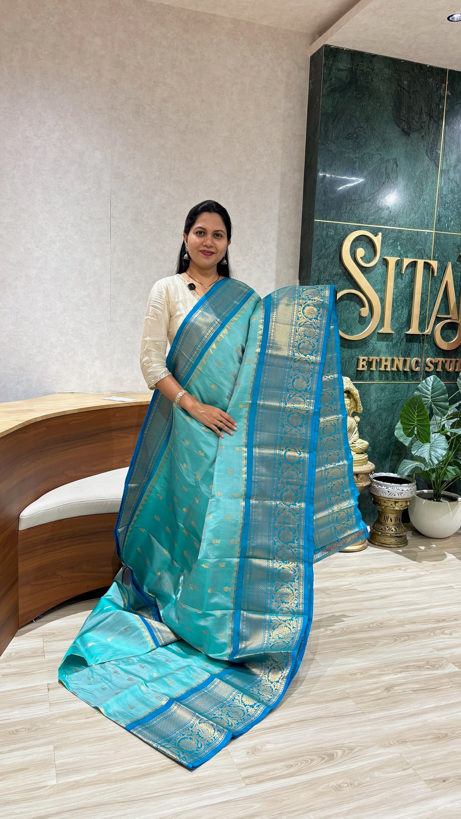 Handloom Gadwal big border