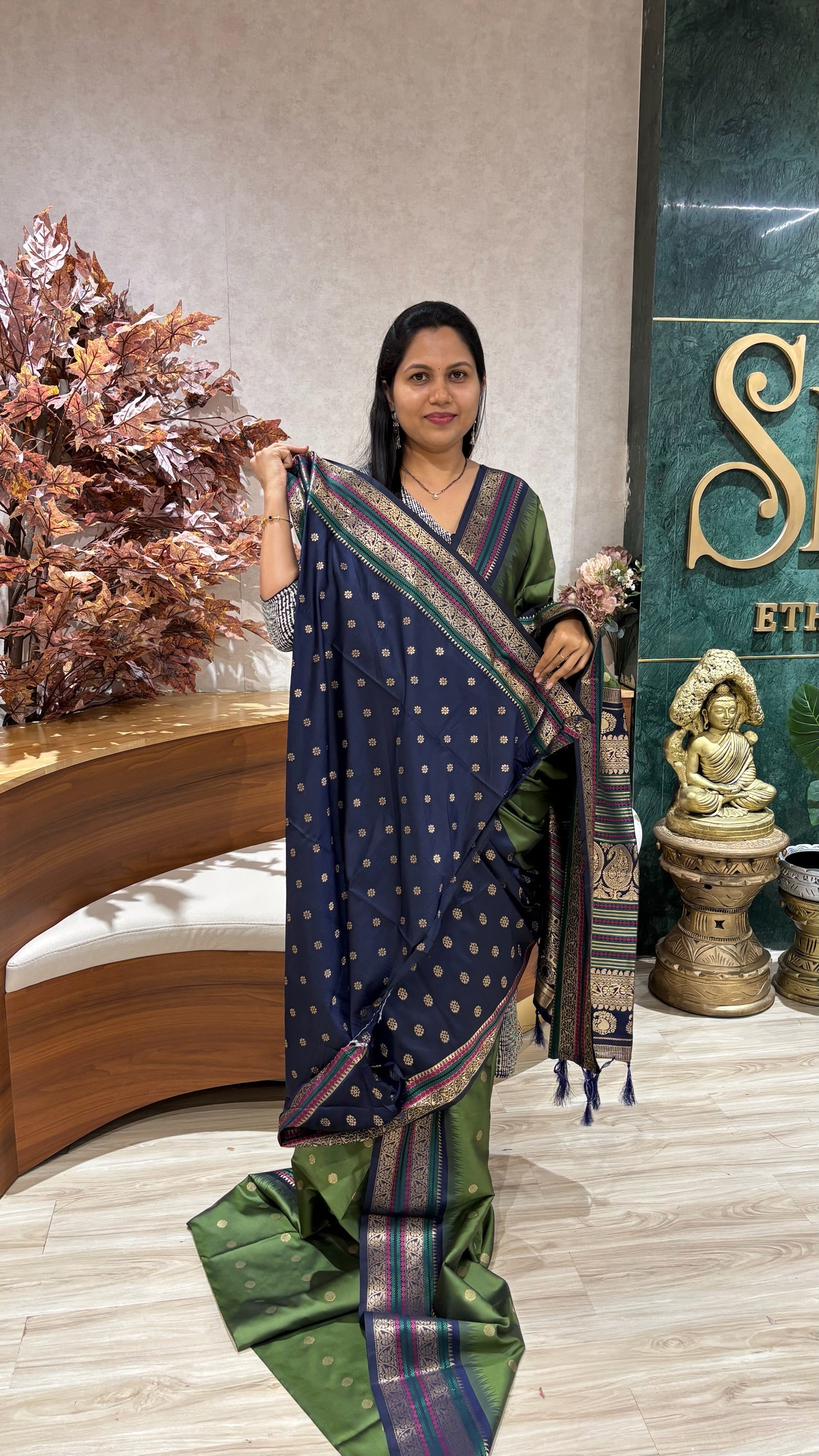 Fancy silk temple border