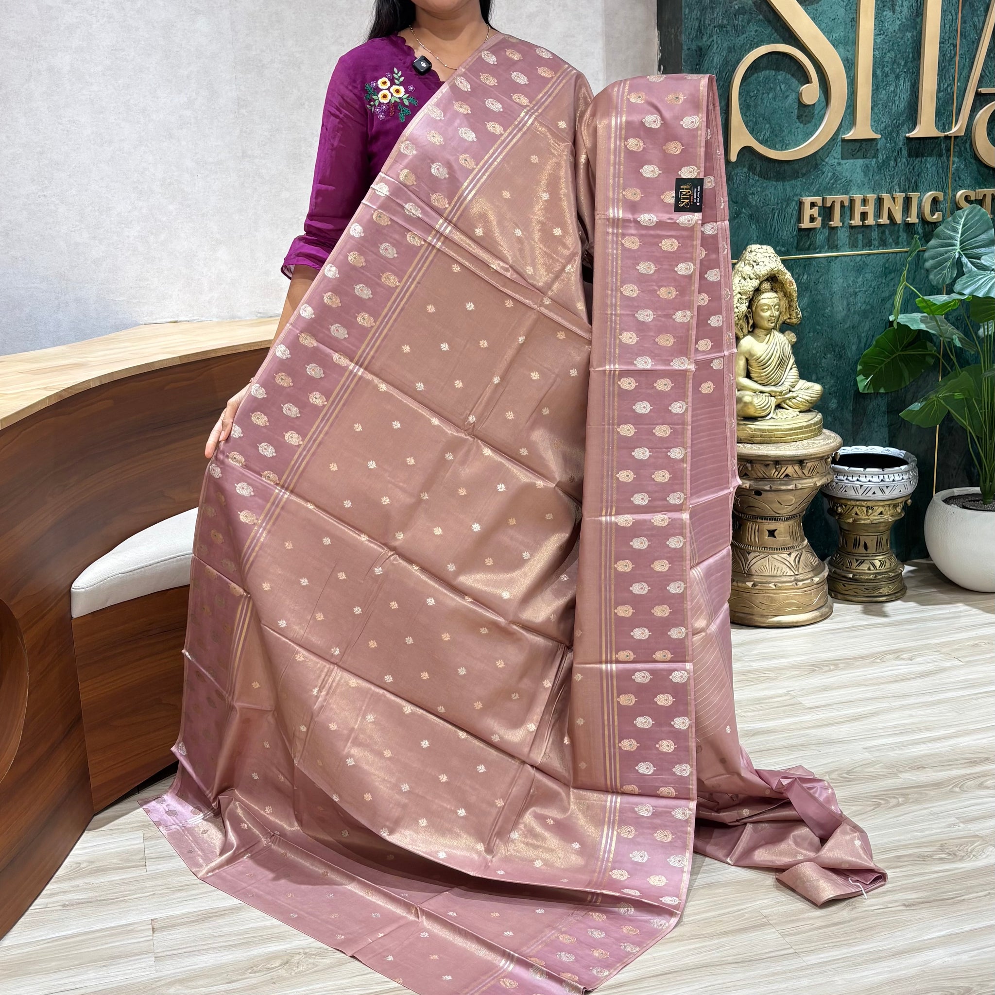 Tissue with mashru satin border onion pink