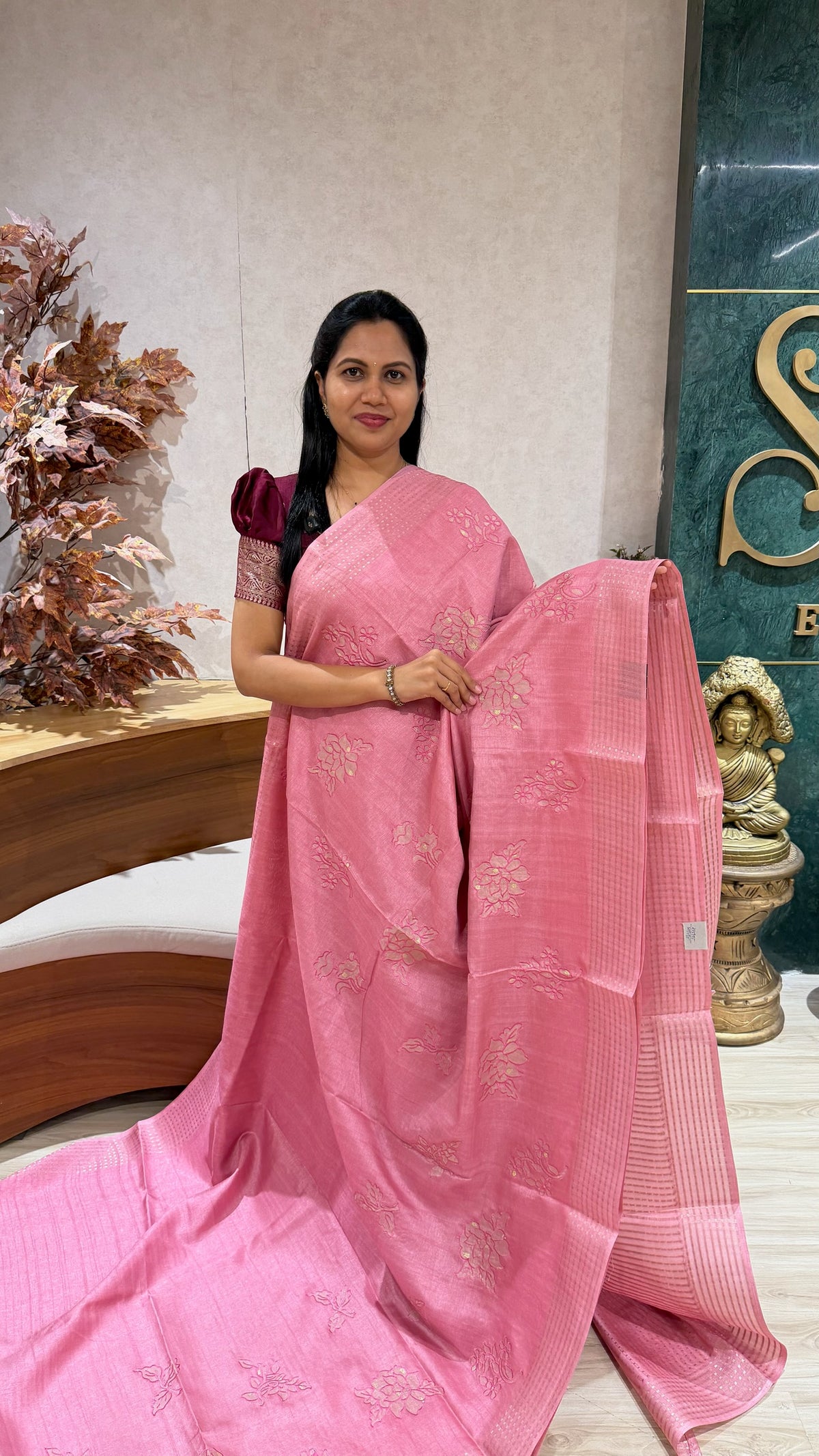 Tussar applique