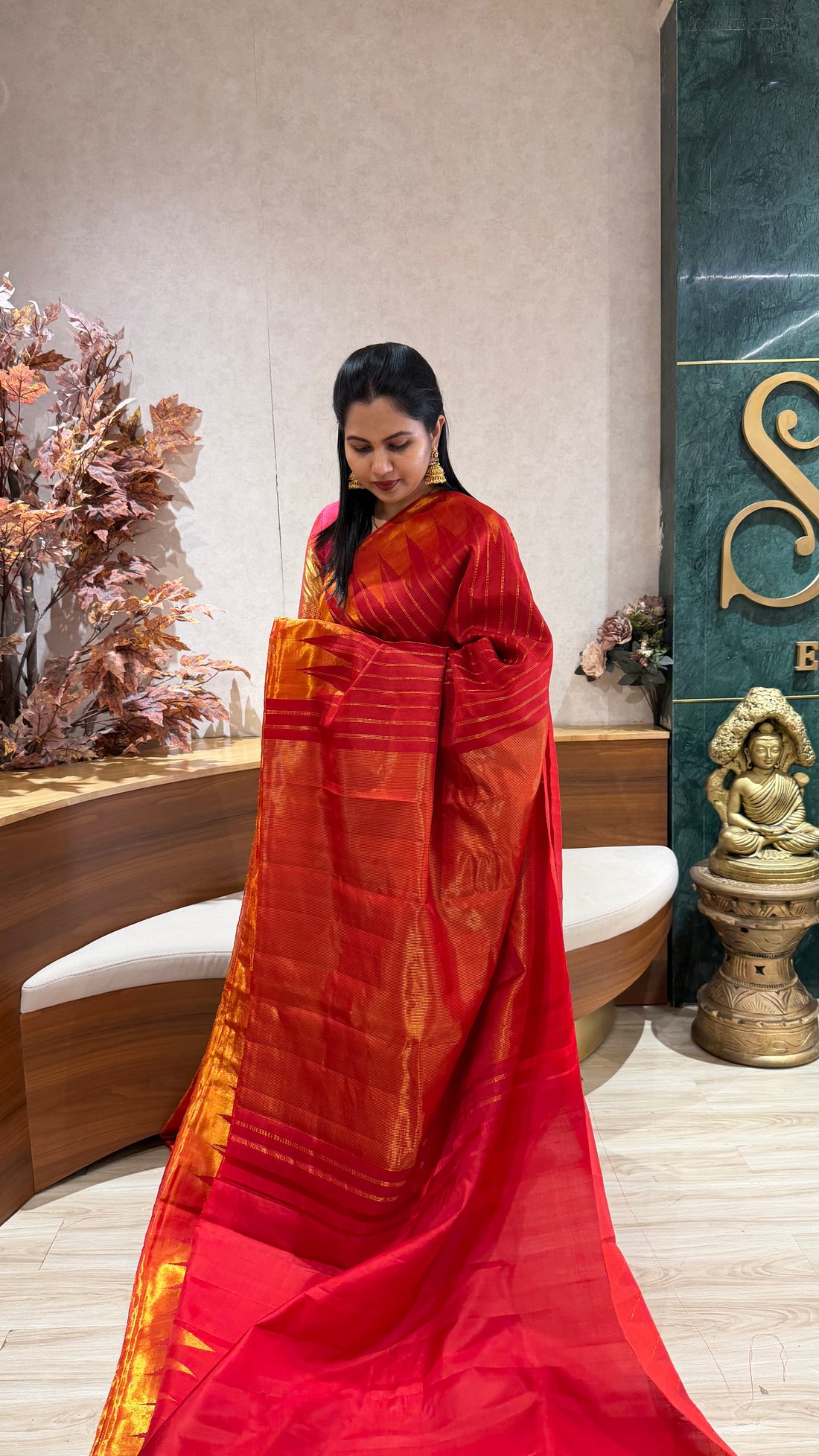 Handloom gadwal tissue border