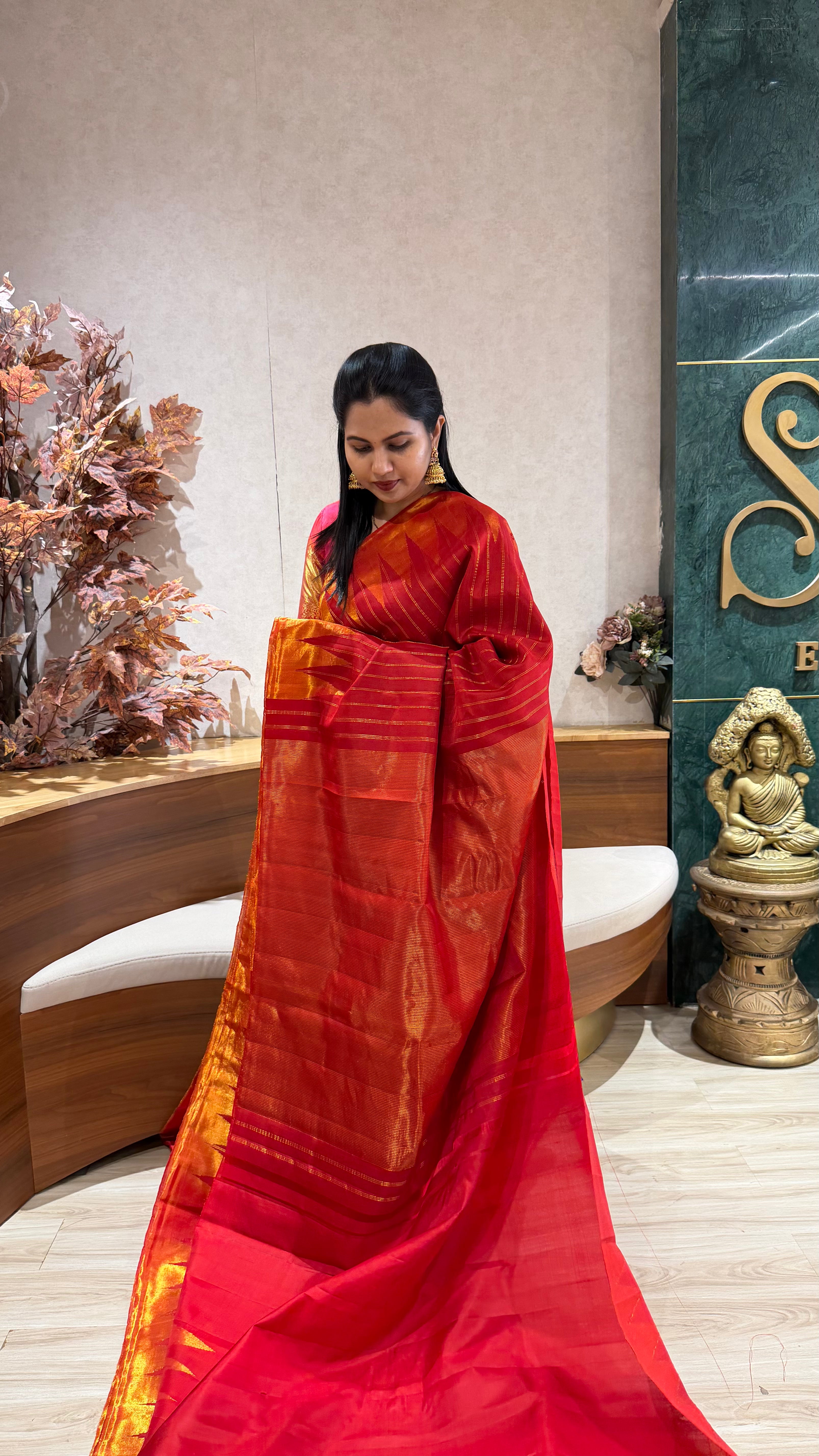 Handloom gadwal tissue border