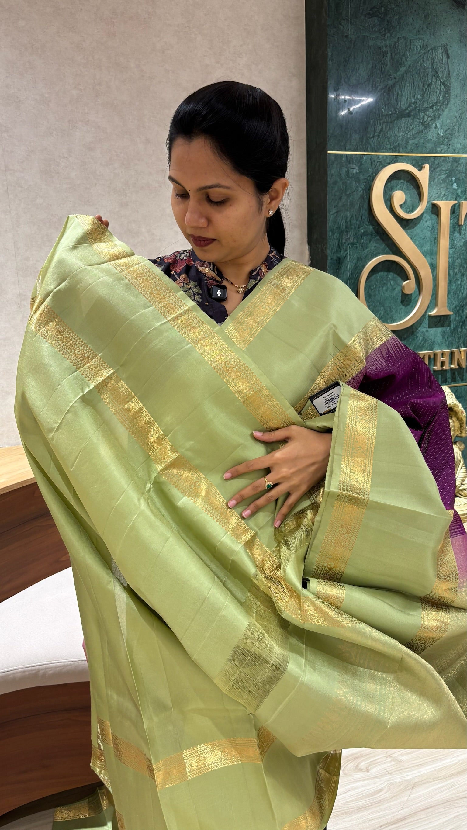 Light weight kanchi pattu