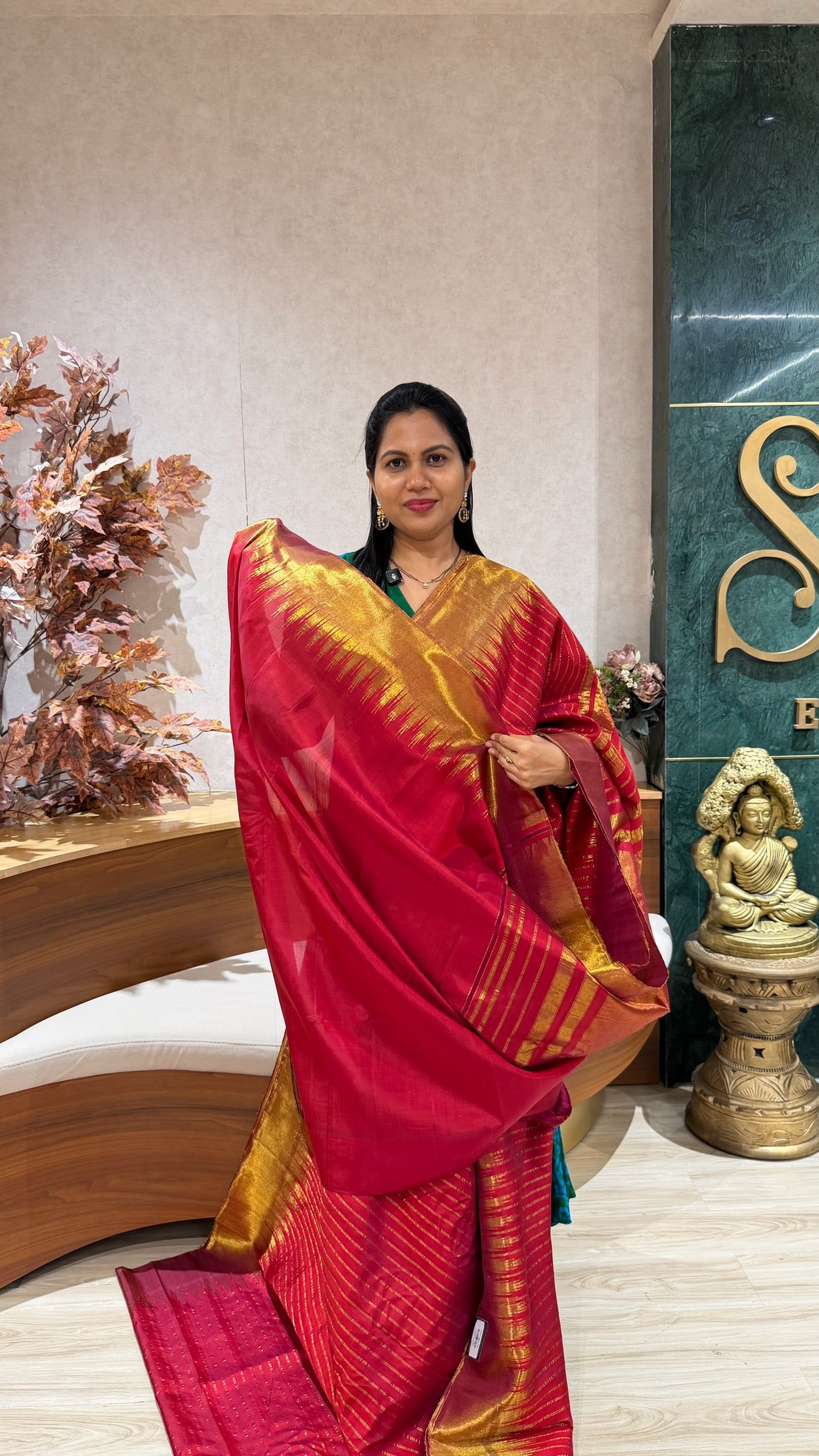 Handloom gadwal tissue border