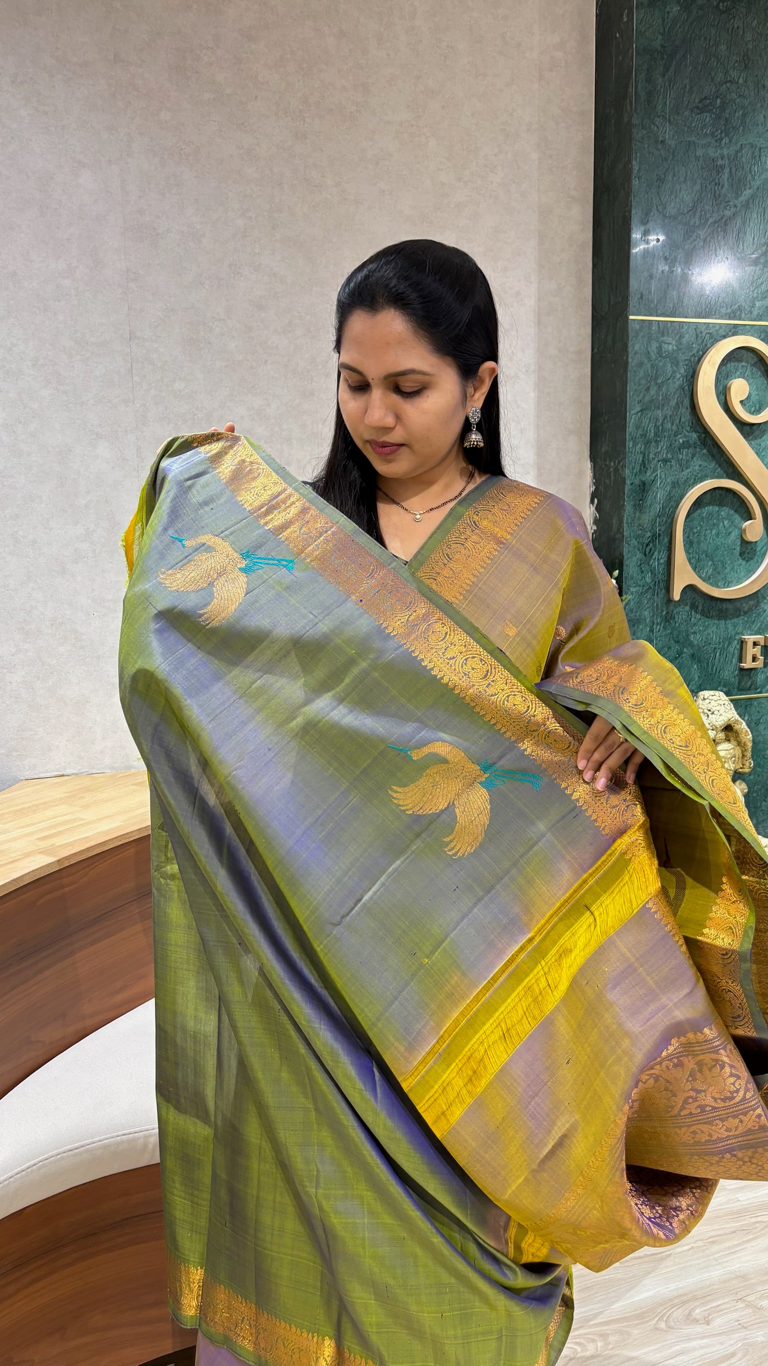 Premium Gadwal pattu