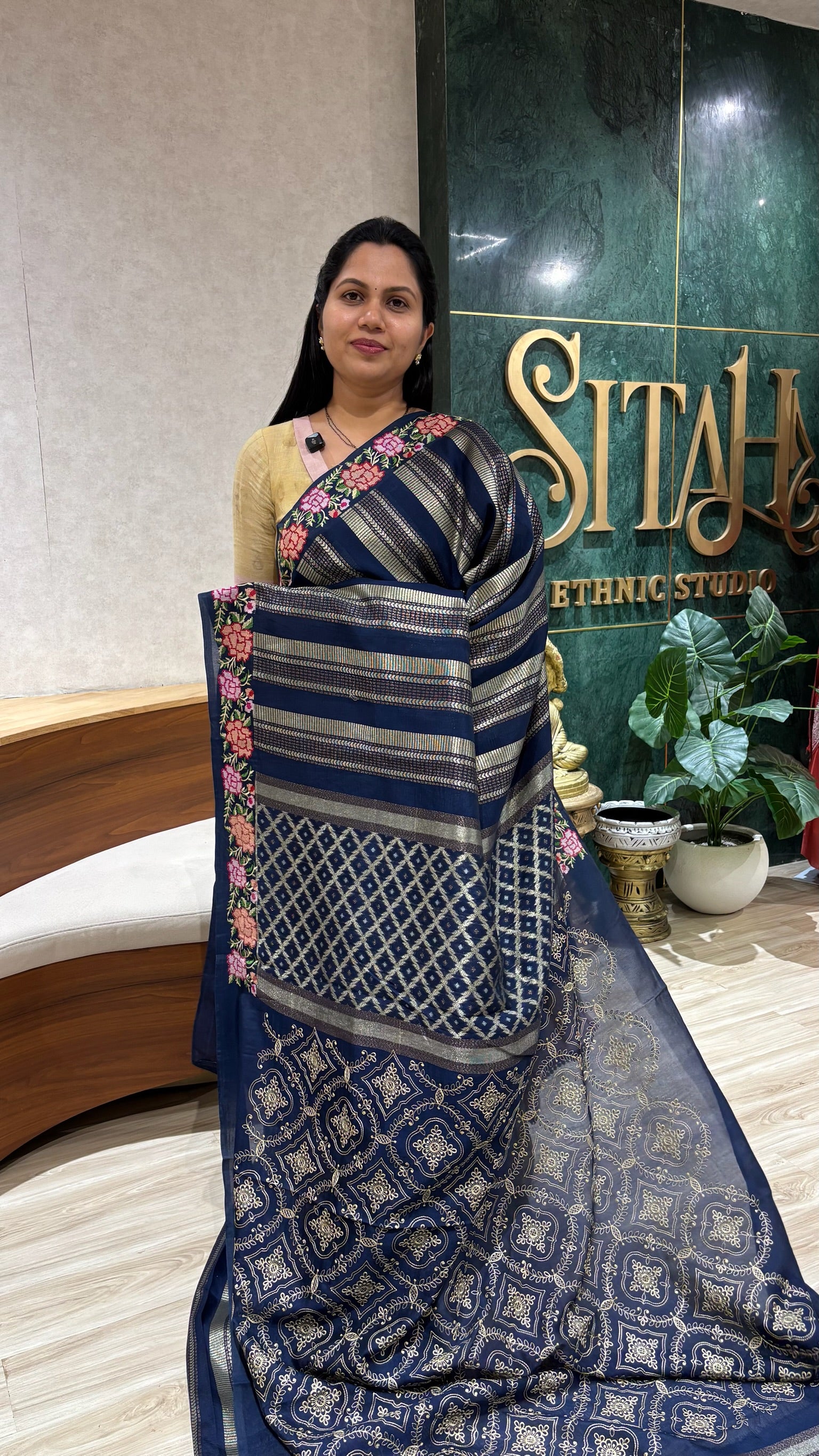 Border work saree blue