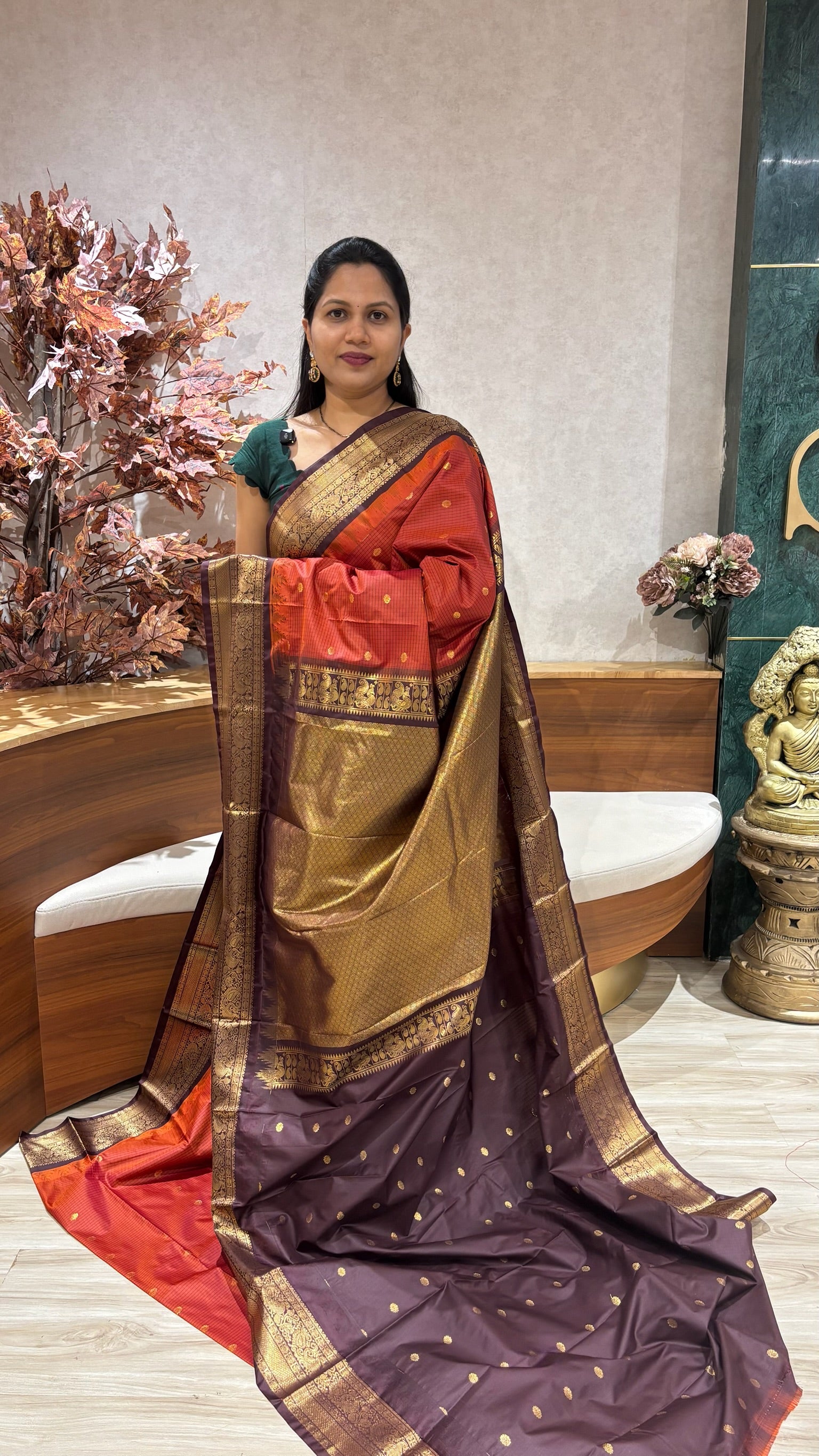 Semi gadwal peacock