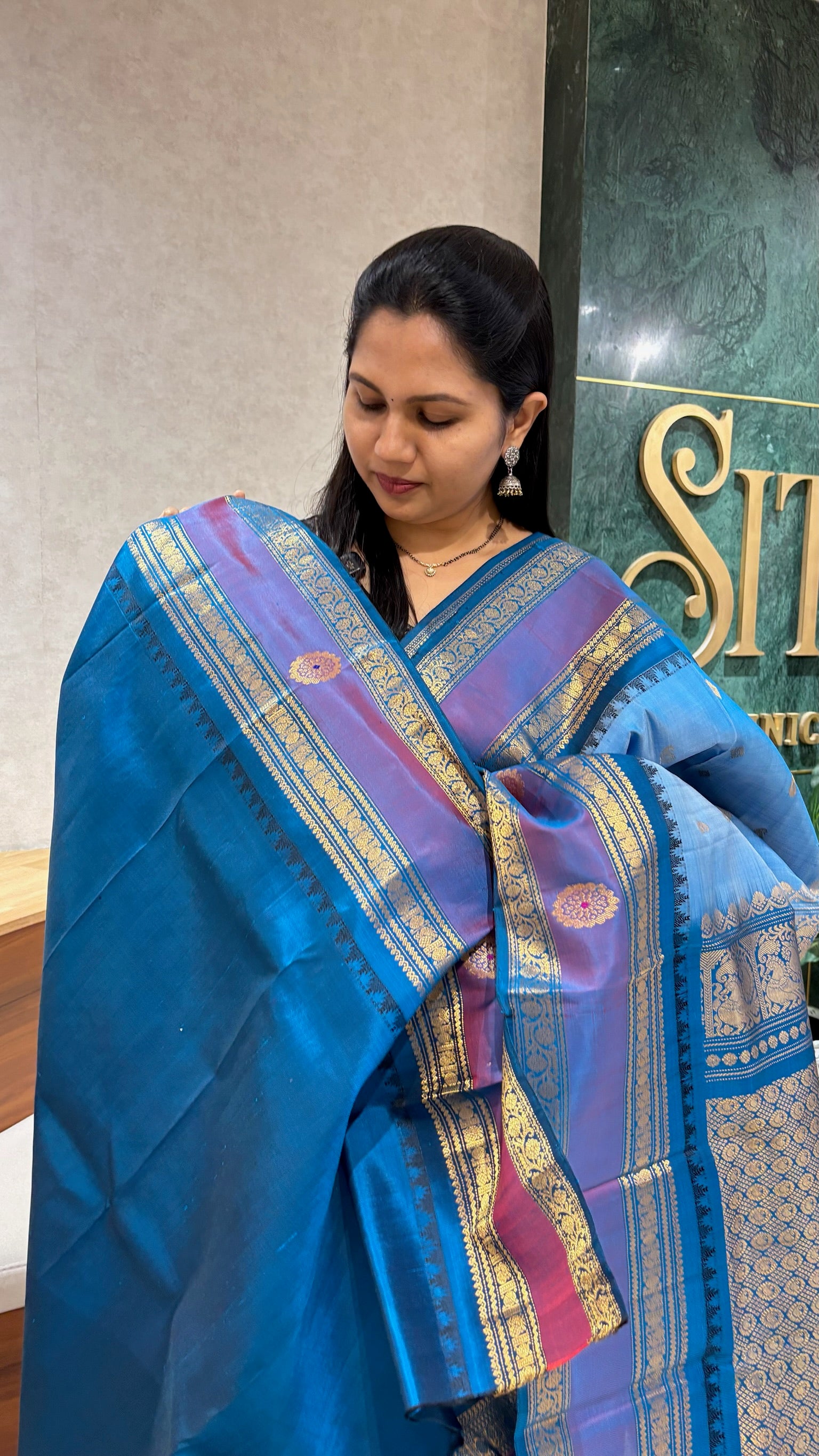 Handloom gadwal pattu
