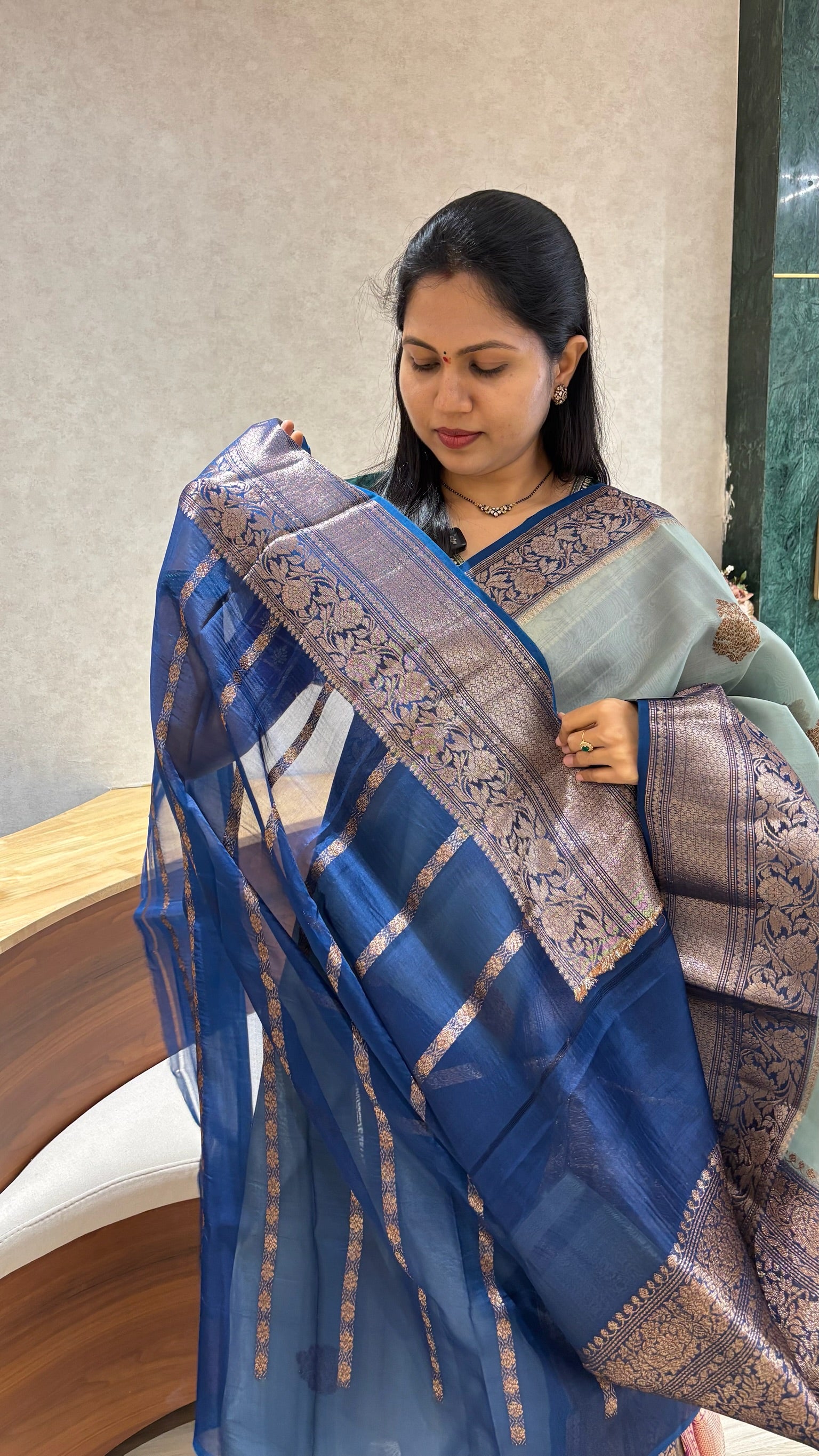 Handloom kora pattu