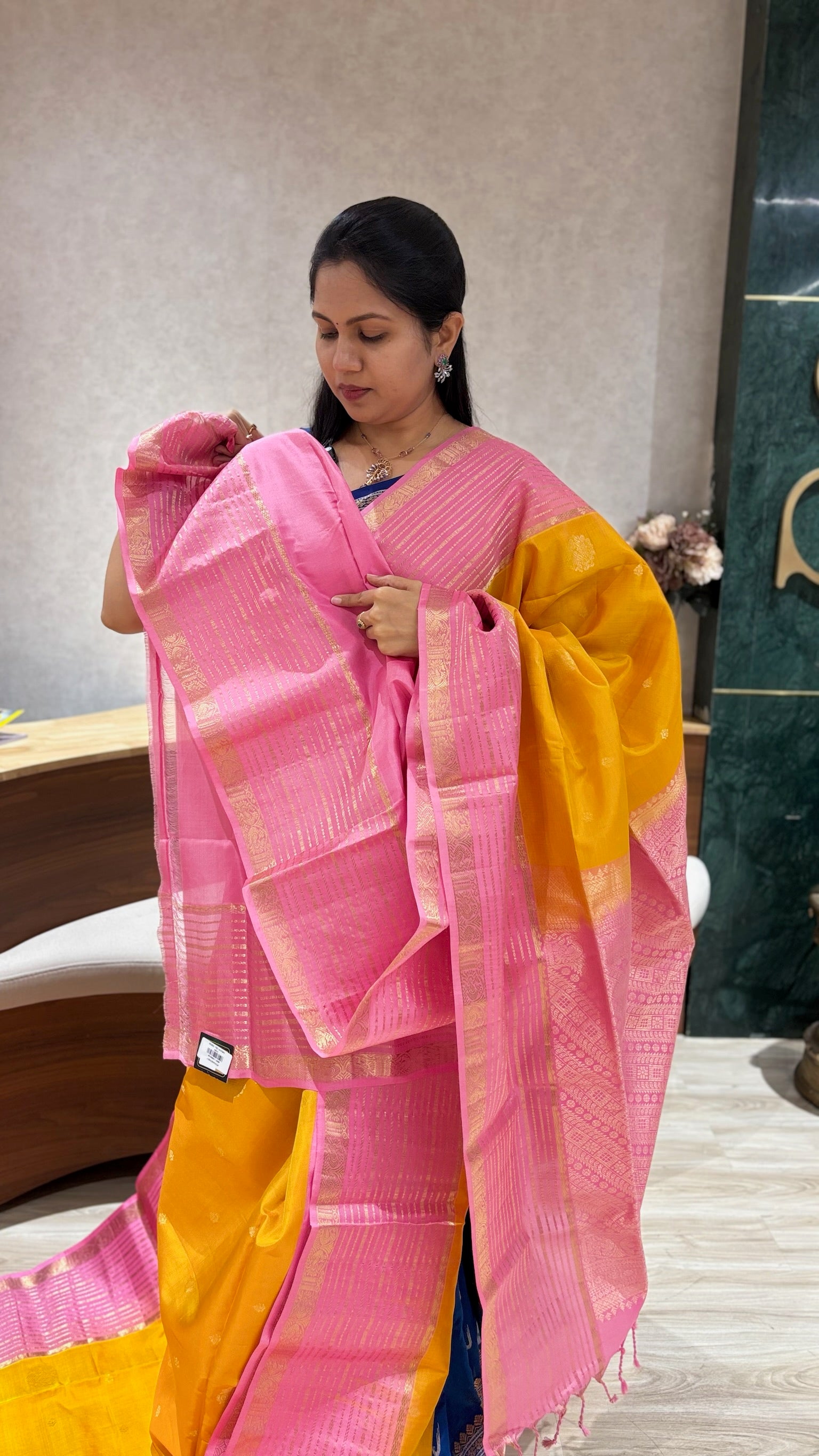 Light weight kanchi pattu