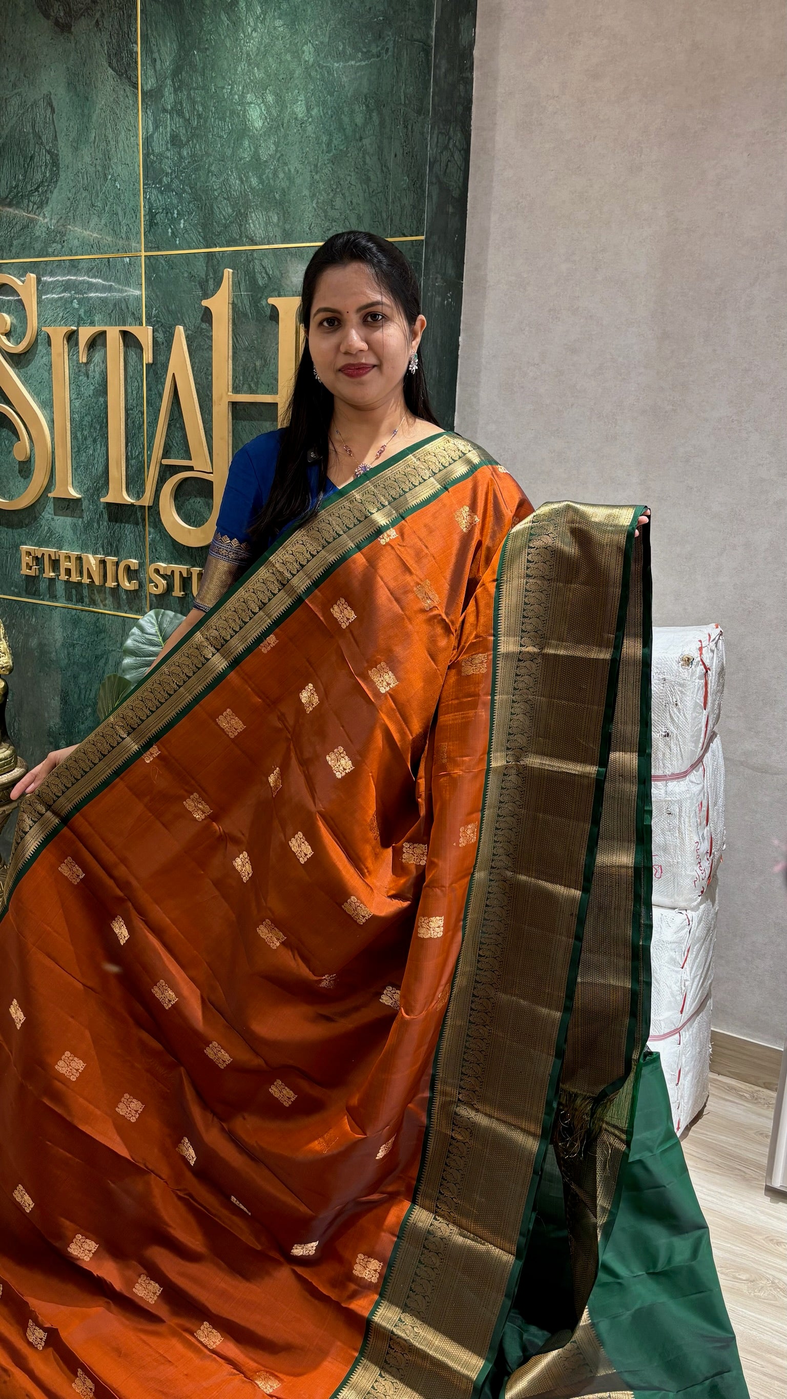 Light weight kanchi pattu