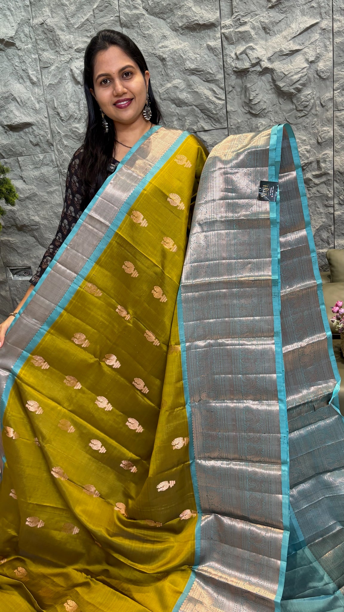 Handloom kanchi  pattu mehndi green