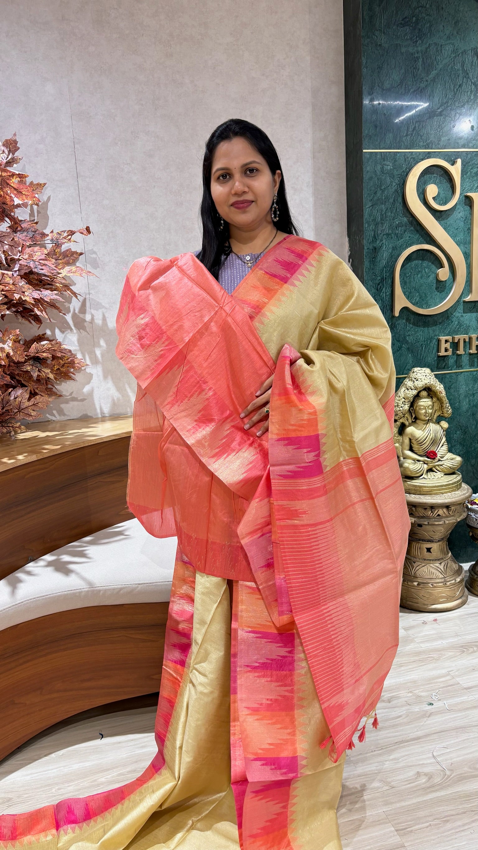 Fancy tussar temple border