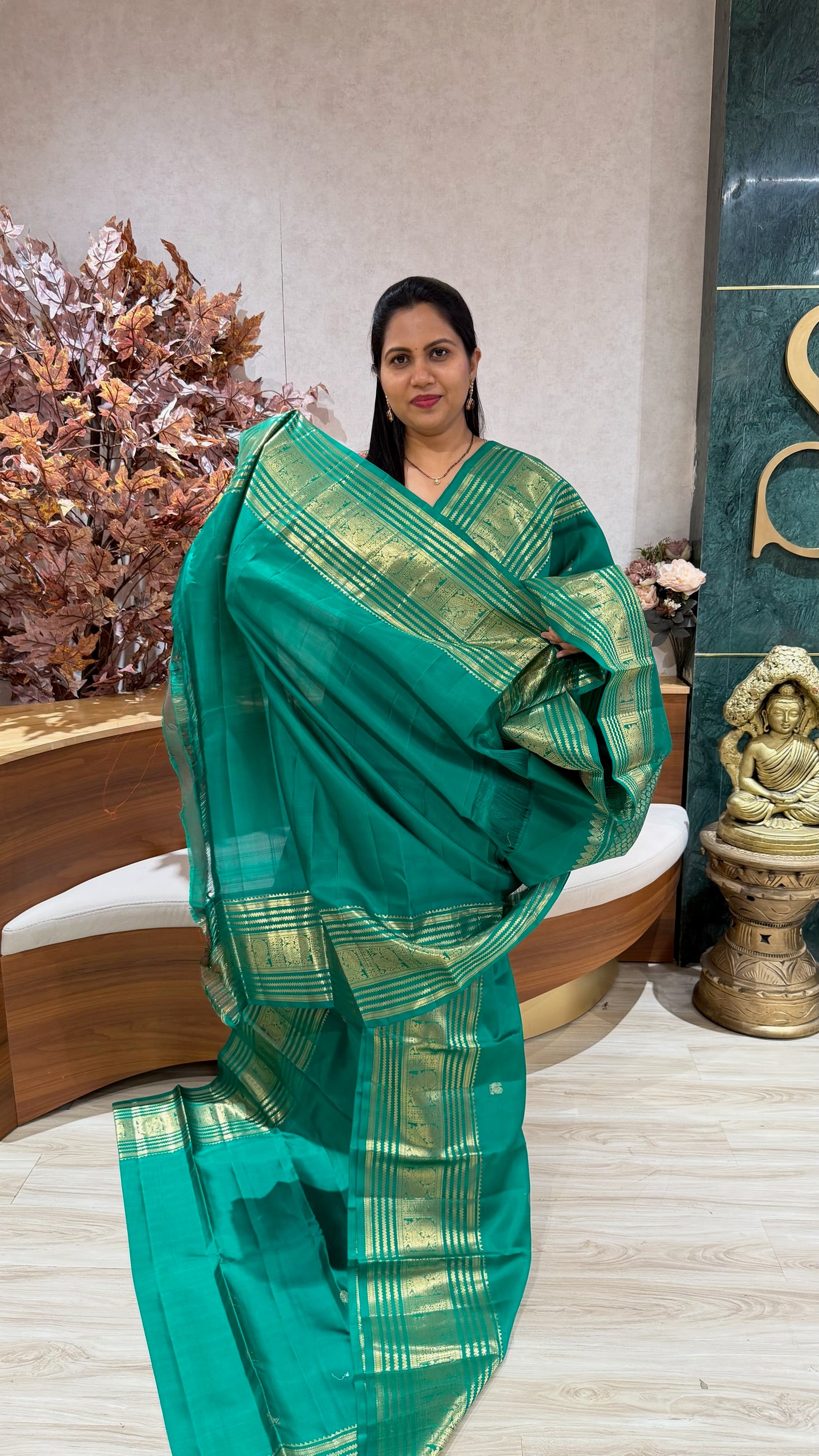 Handloom Kanchi pattu dark leaf green