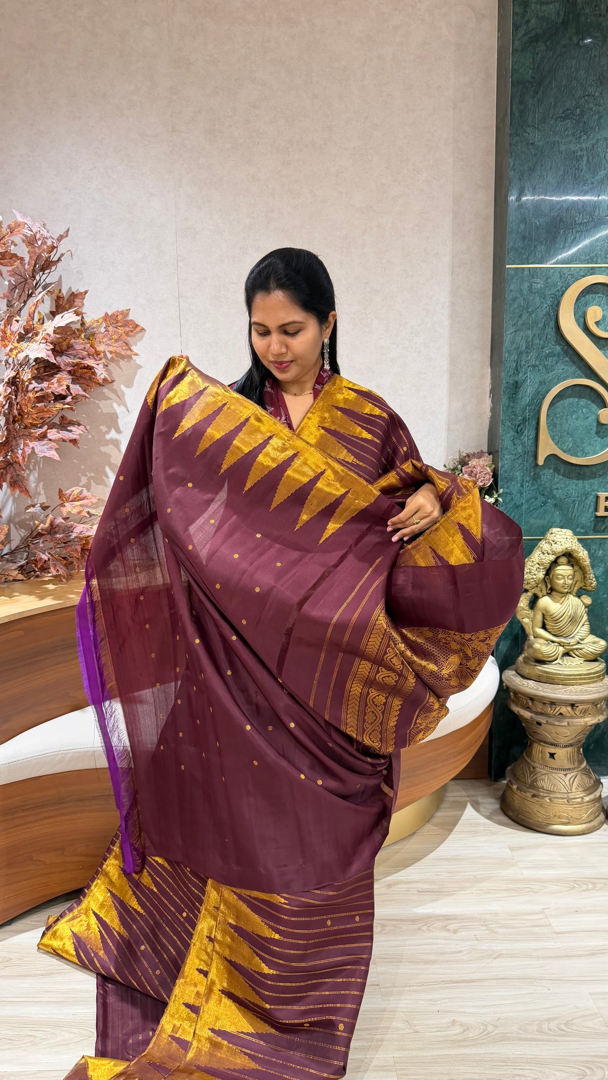 Handloom gadwal tissue temple