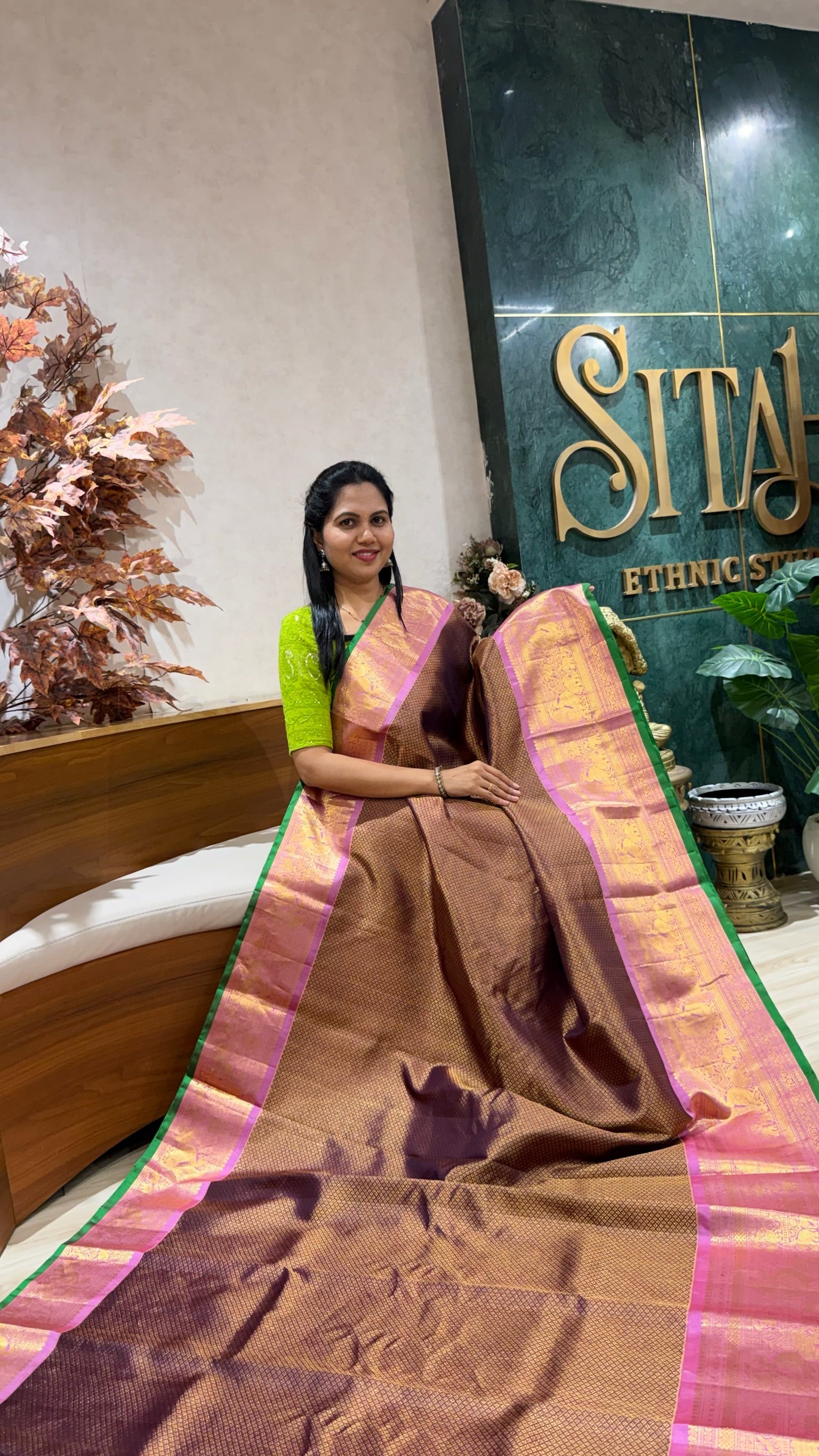 Handloom broacde gadwal