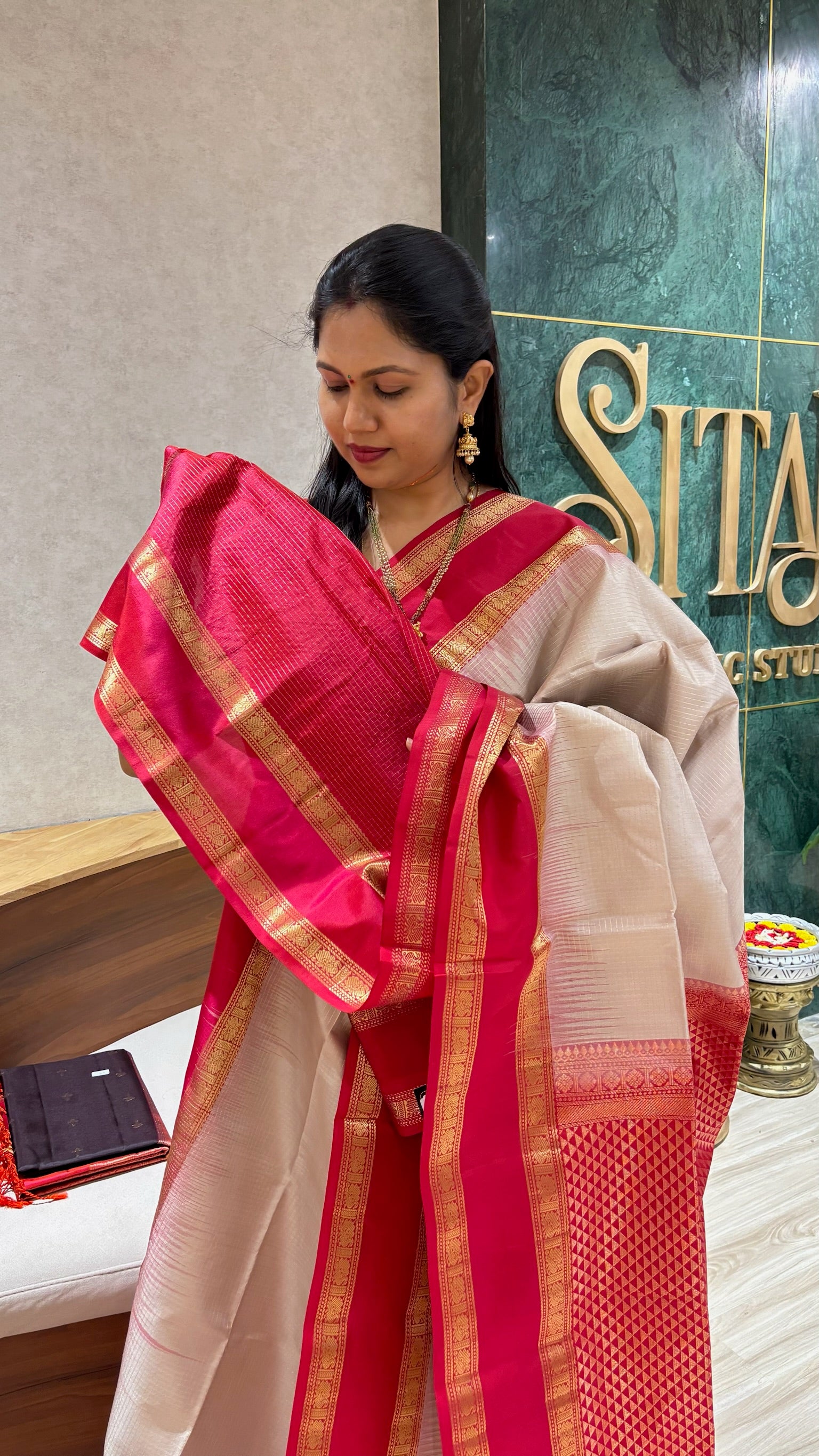 Kanchi pattu cream -red