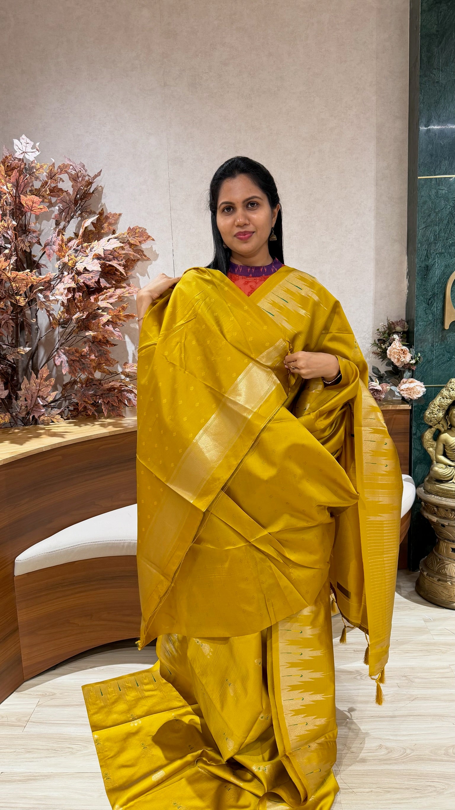 Fancy silk temple border
