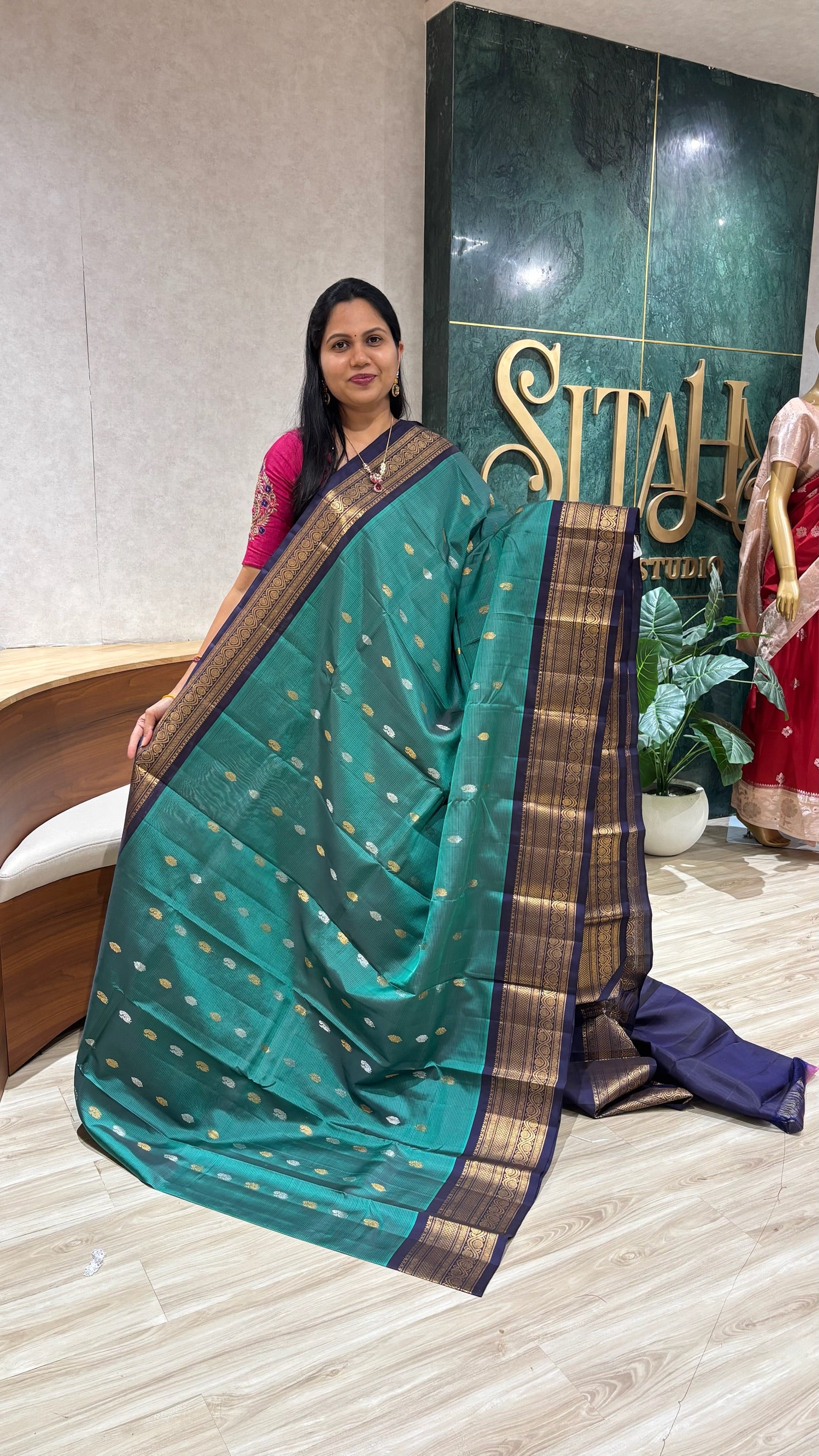 Handloom gadwal pattu with kanchi borders
