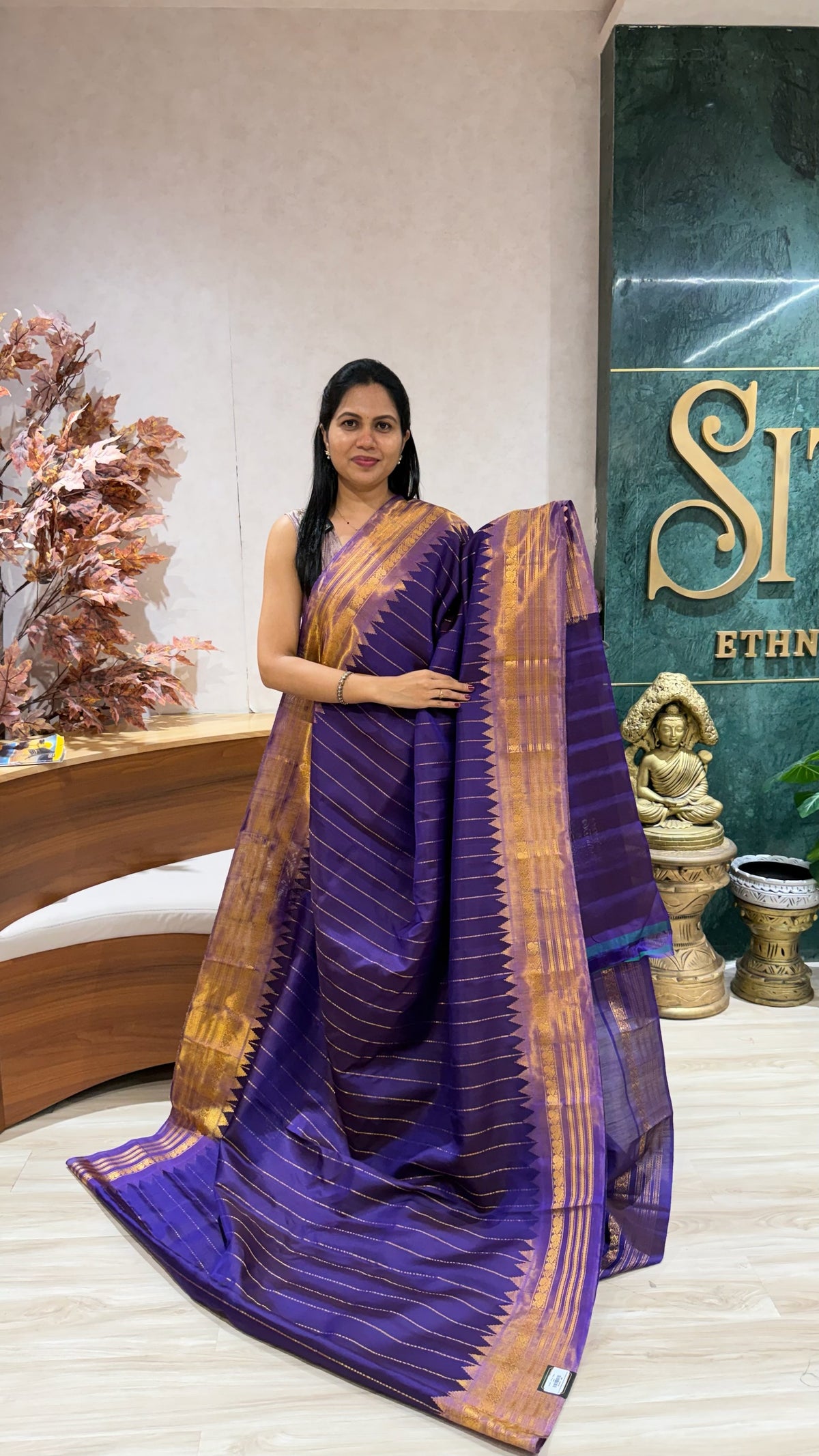 Handloom gadwal tissue border