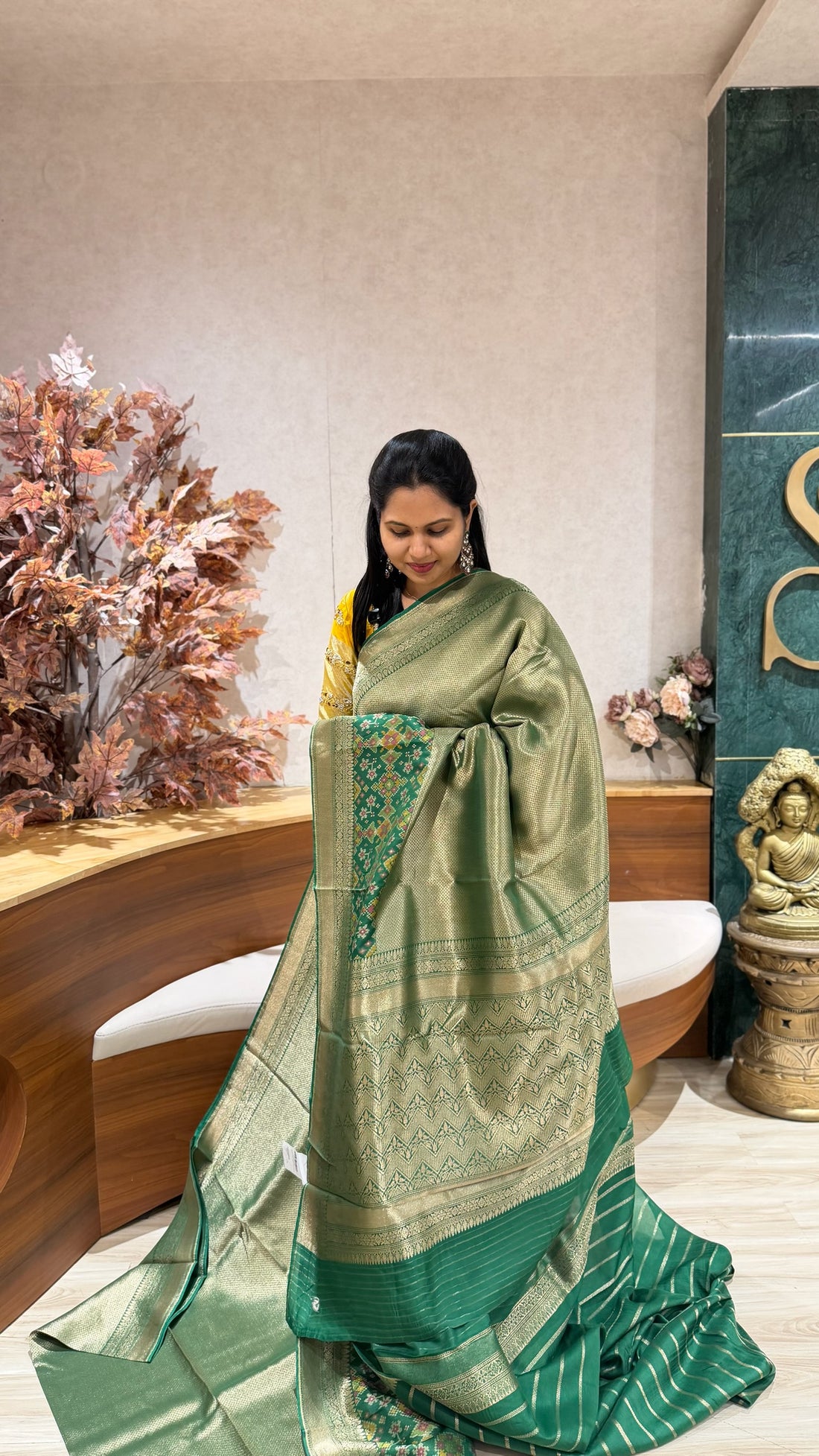 Banaras tissue Patola green