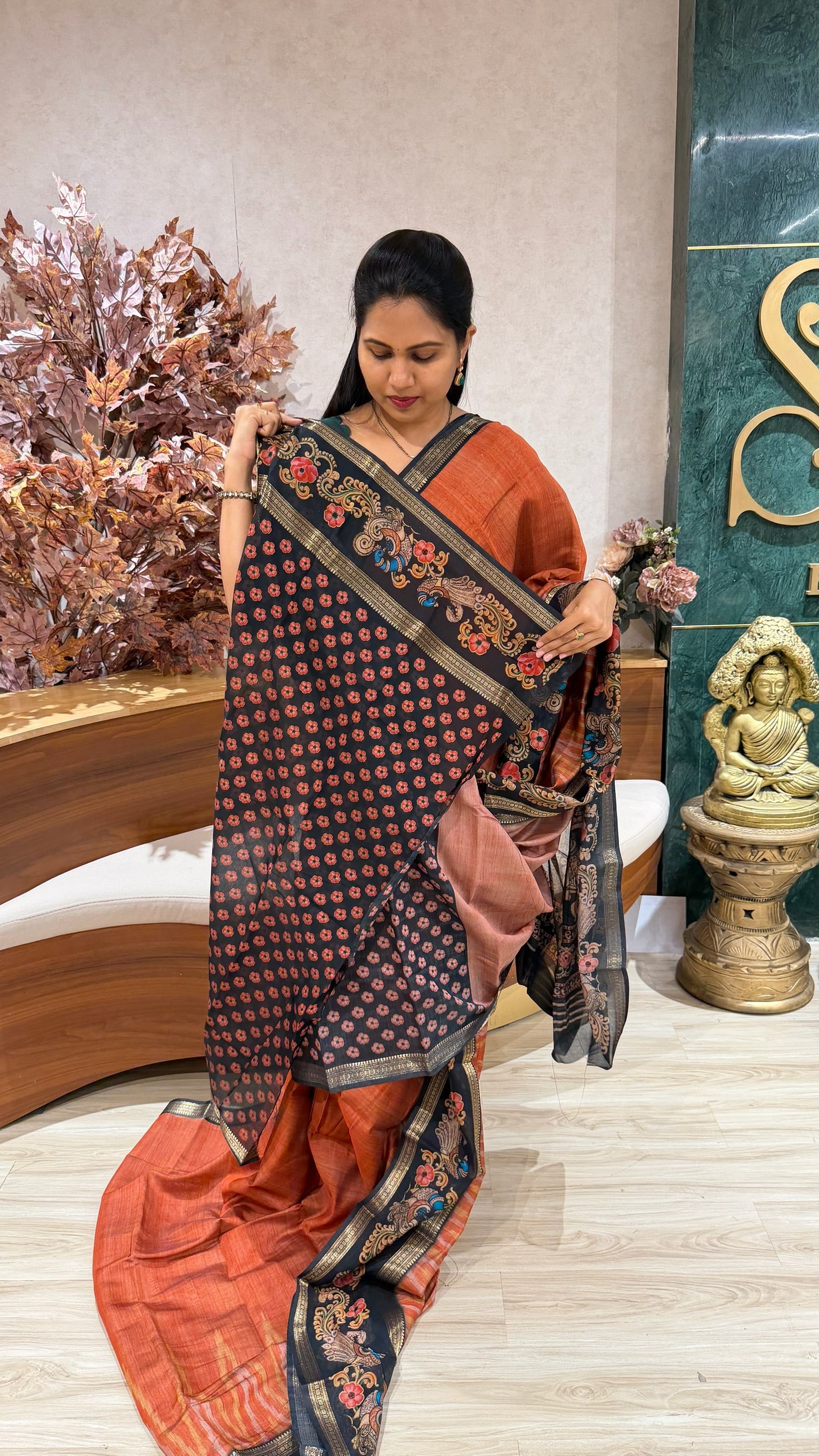 Casual drape Tanjore print
