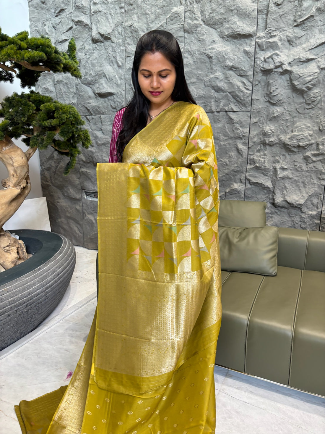 Munga geometric mehendi green