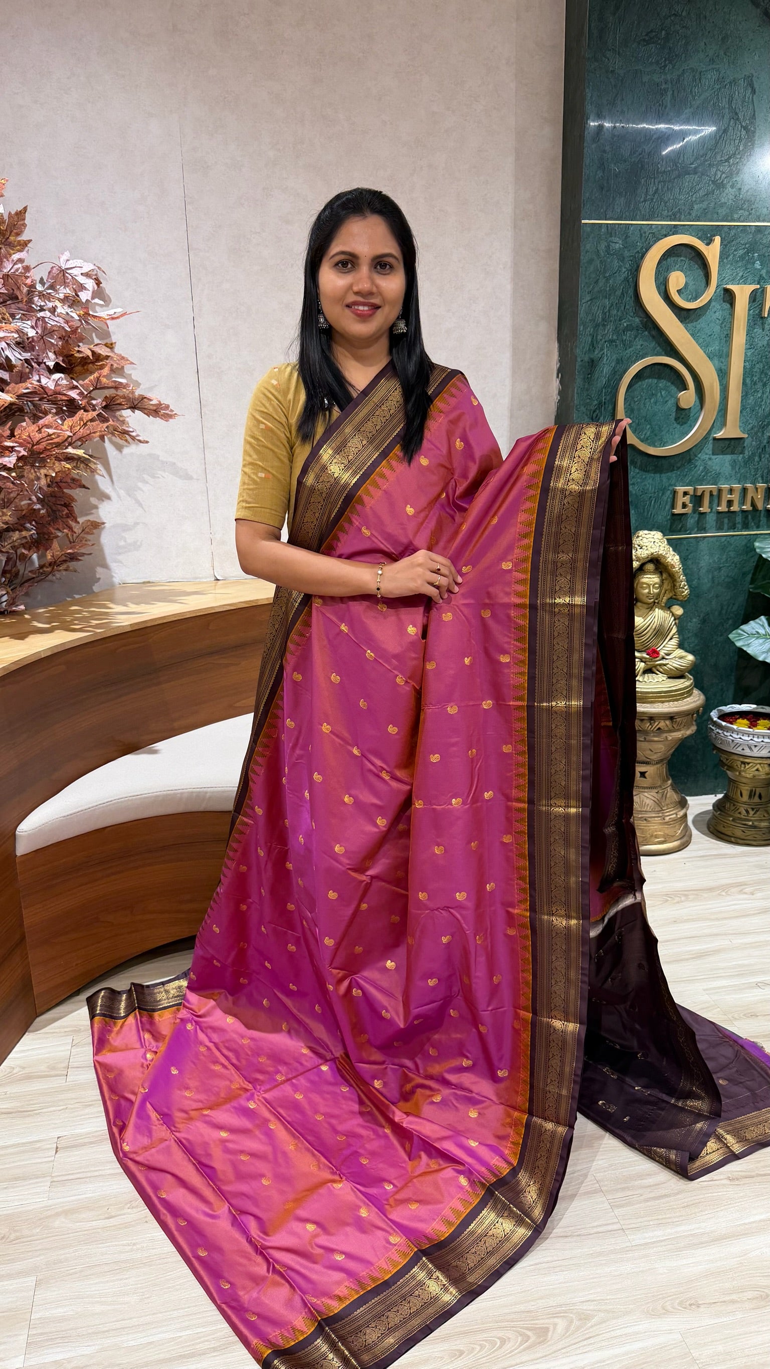 Semi Gadwal