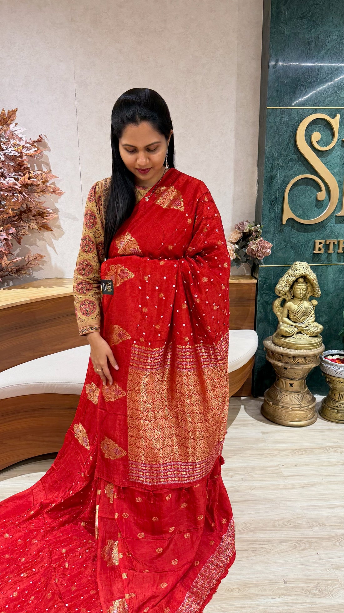 Chinon silk bandhini red