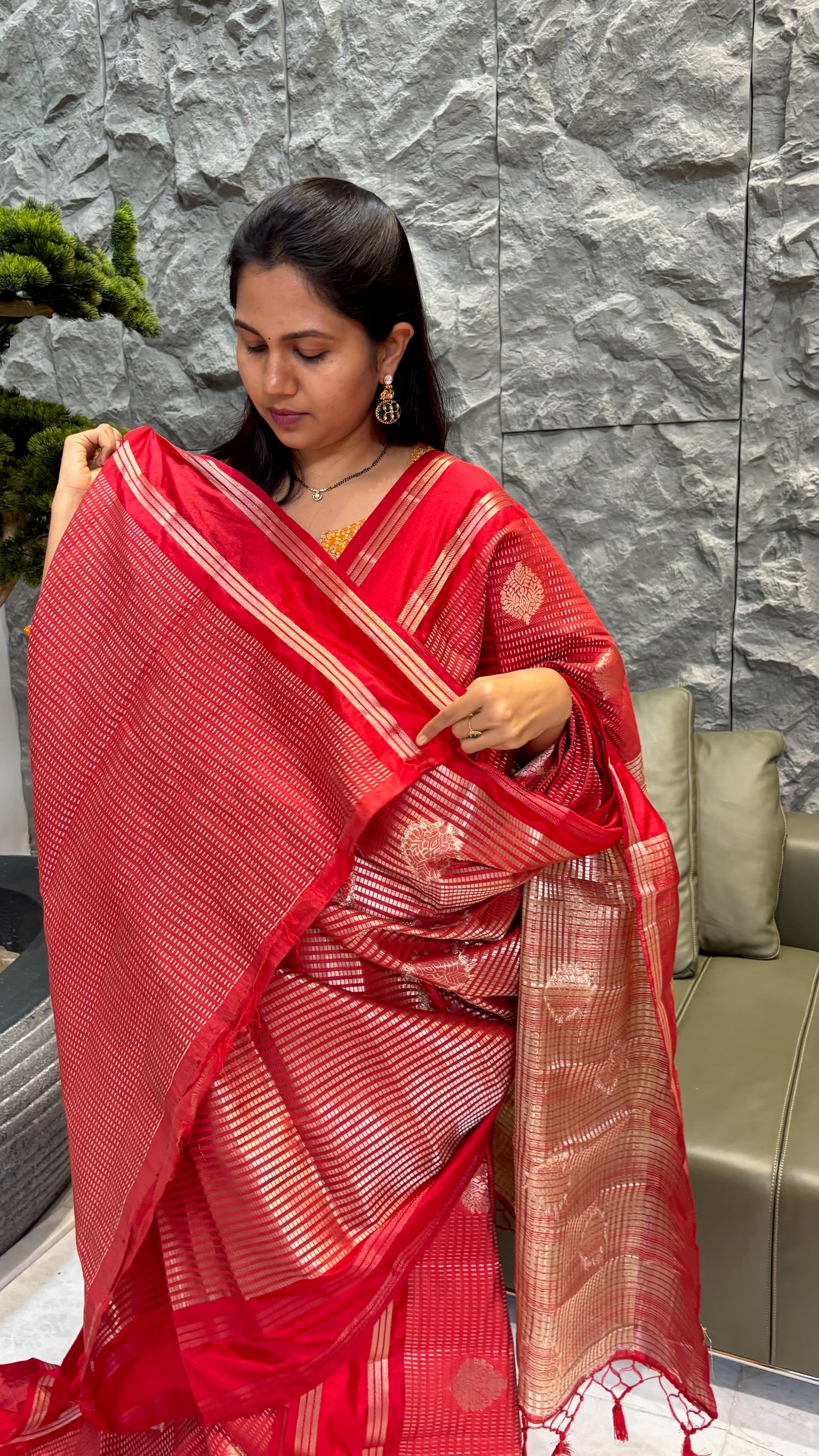 Budget mango pattu red