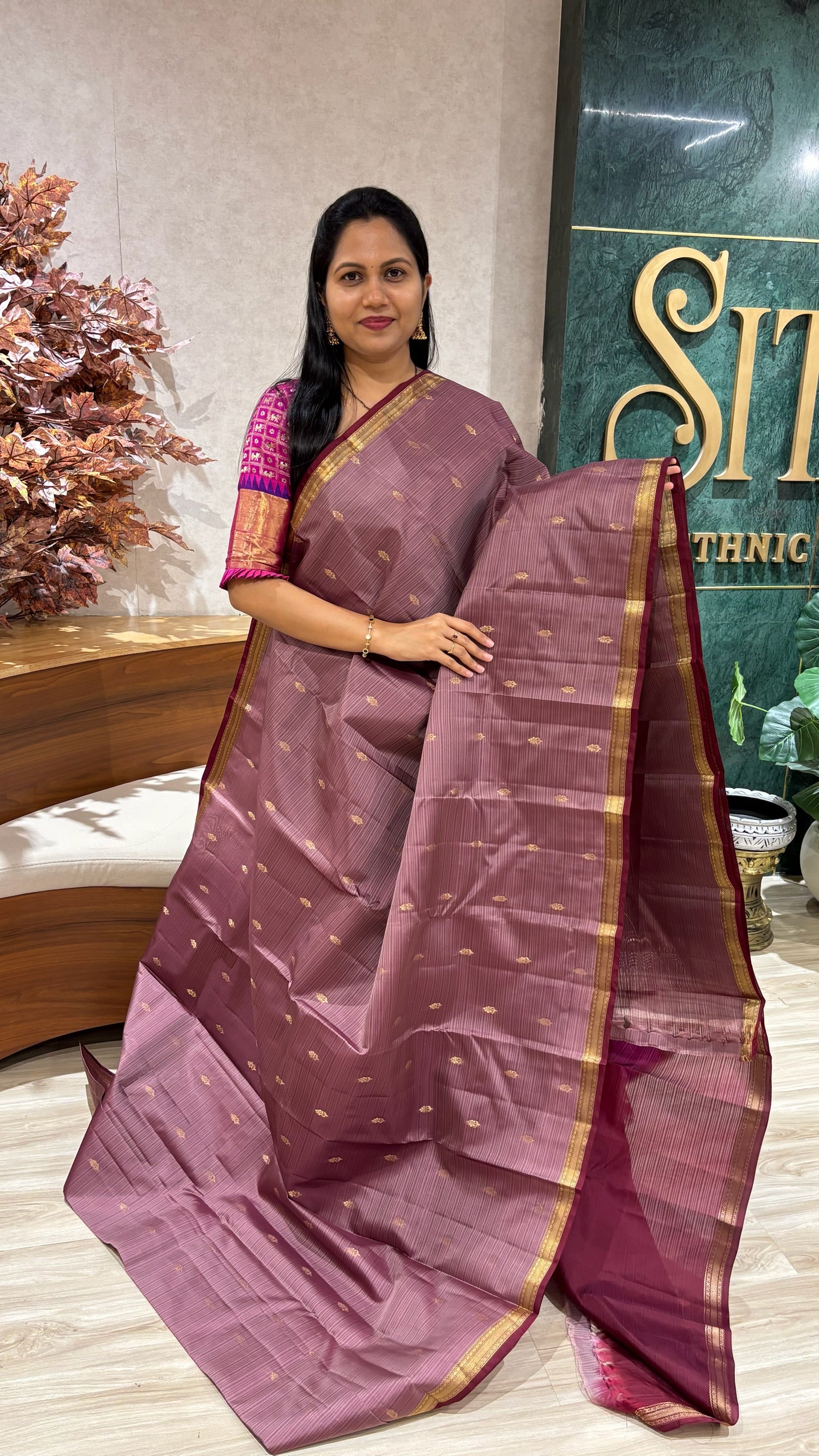 Kanchi pattu small border