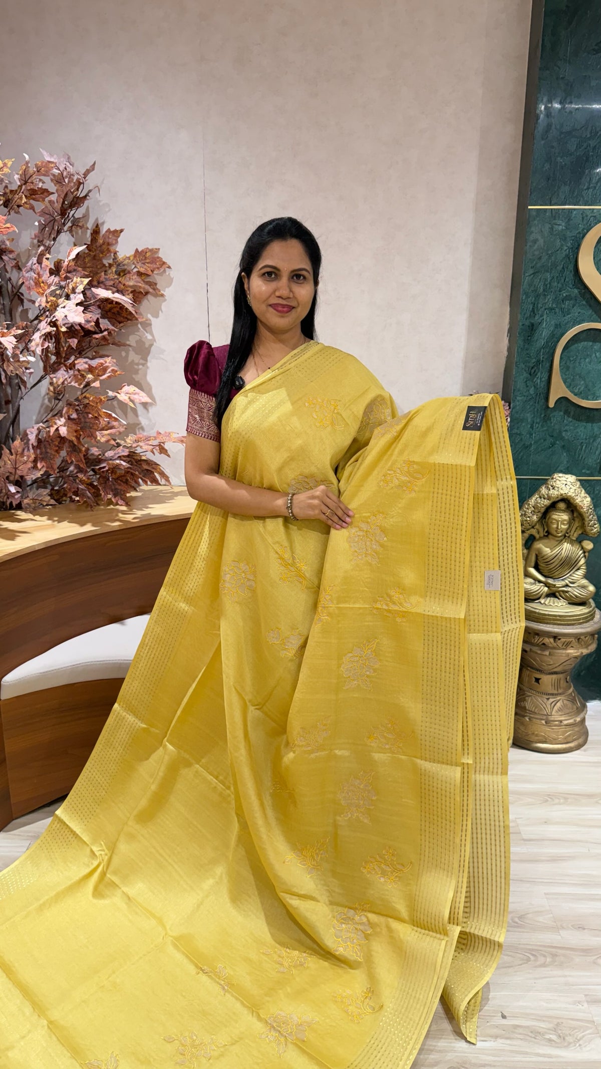 Tussar applique